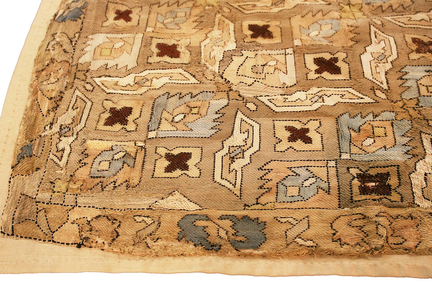 Small Embroidery Silk Azarbaijan, 18th Century In Good Condition In Ferrara, IT