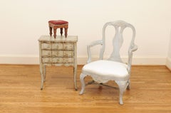 Small English 1880s Decorative Stool with Floral Needlepoint and Turned Legs