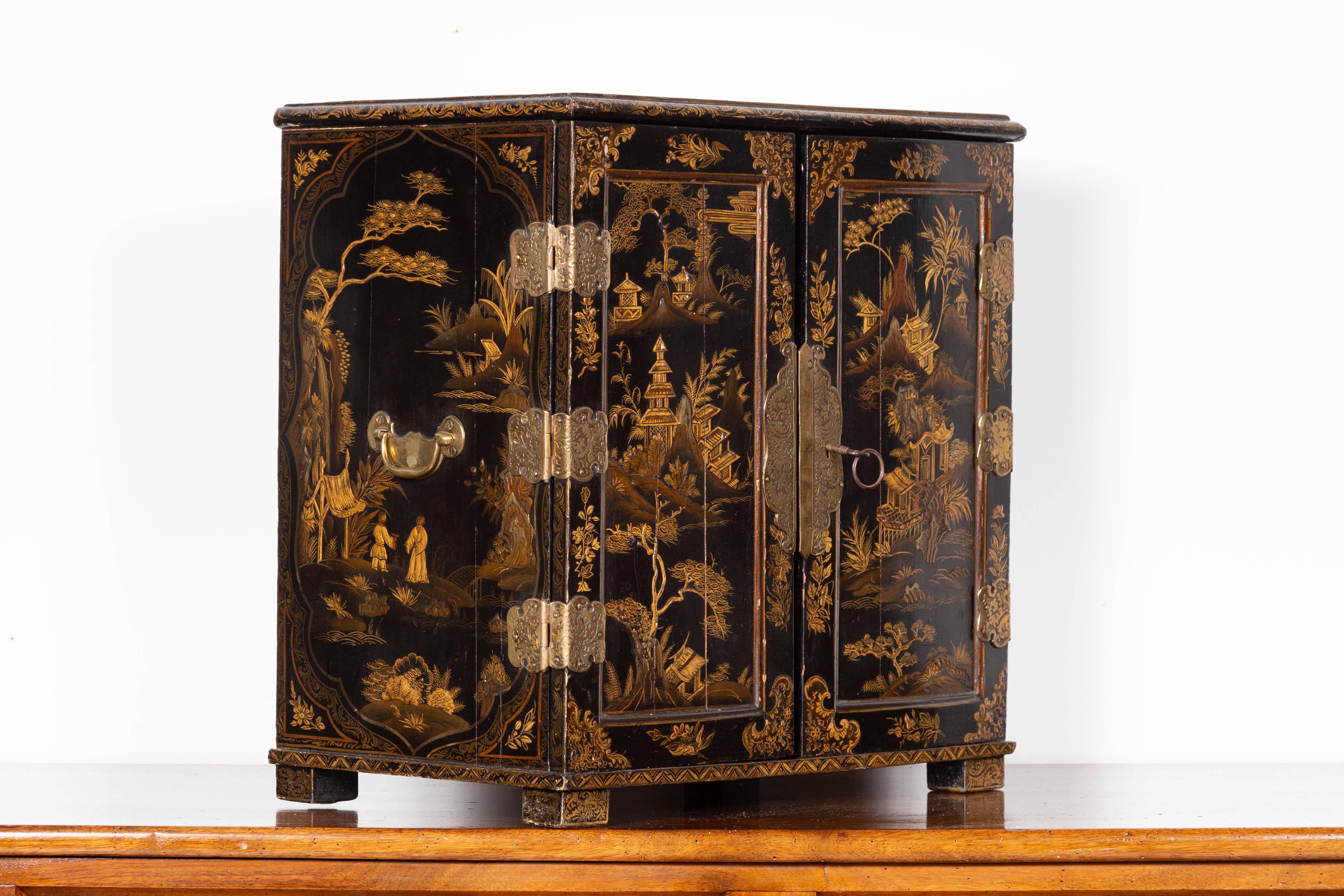 Small English 1890s Black and Gold Chinoiserie Cabinet with 10 Hidden Drawers 4