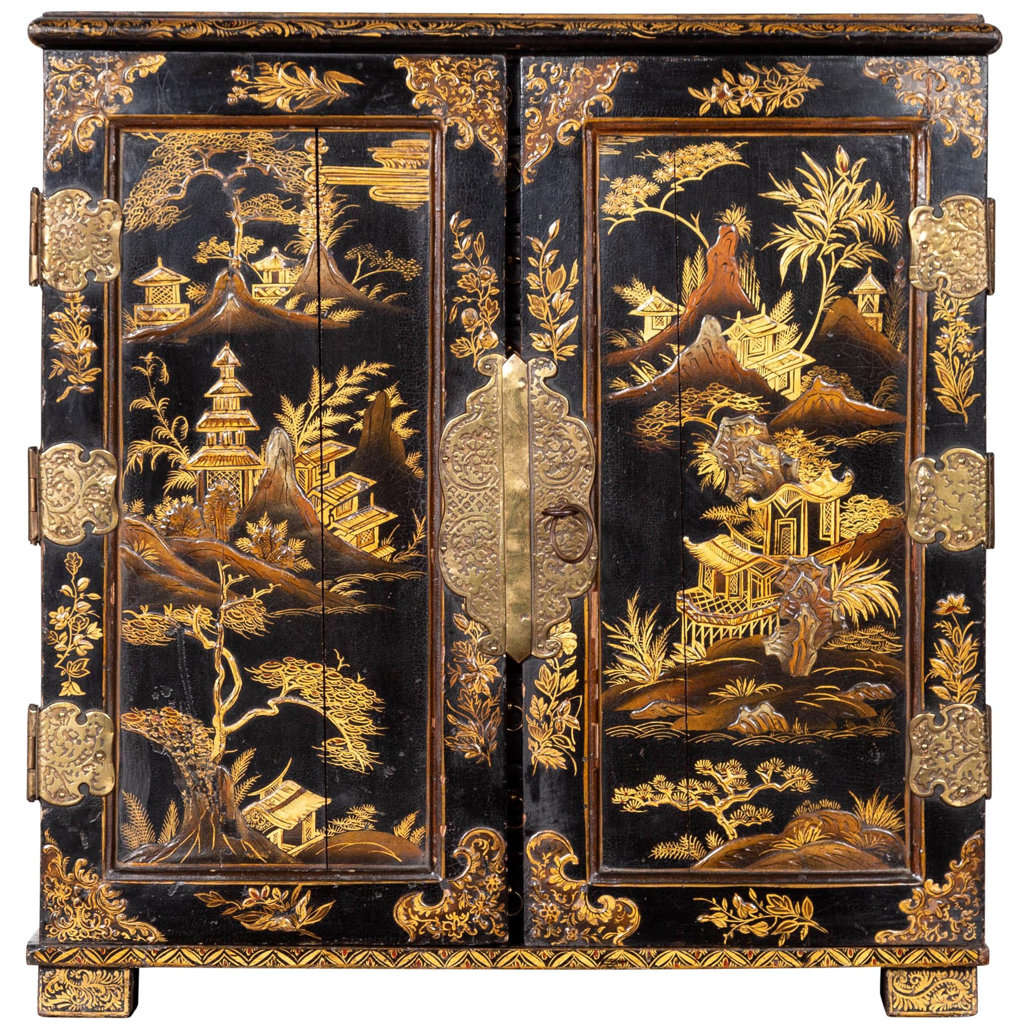Small English 1890s Black and Gold Chinoiserie Cabinet with 10 Hidden Drawers