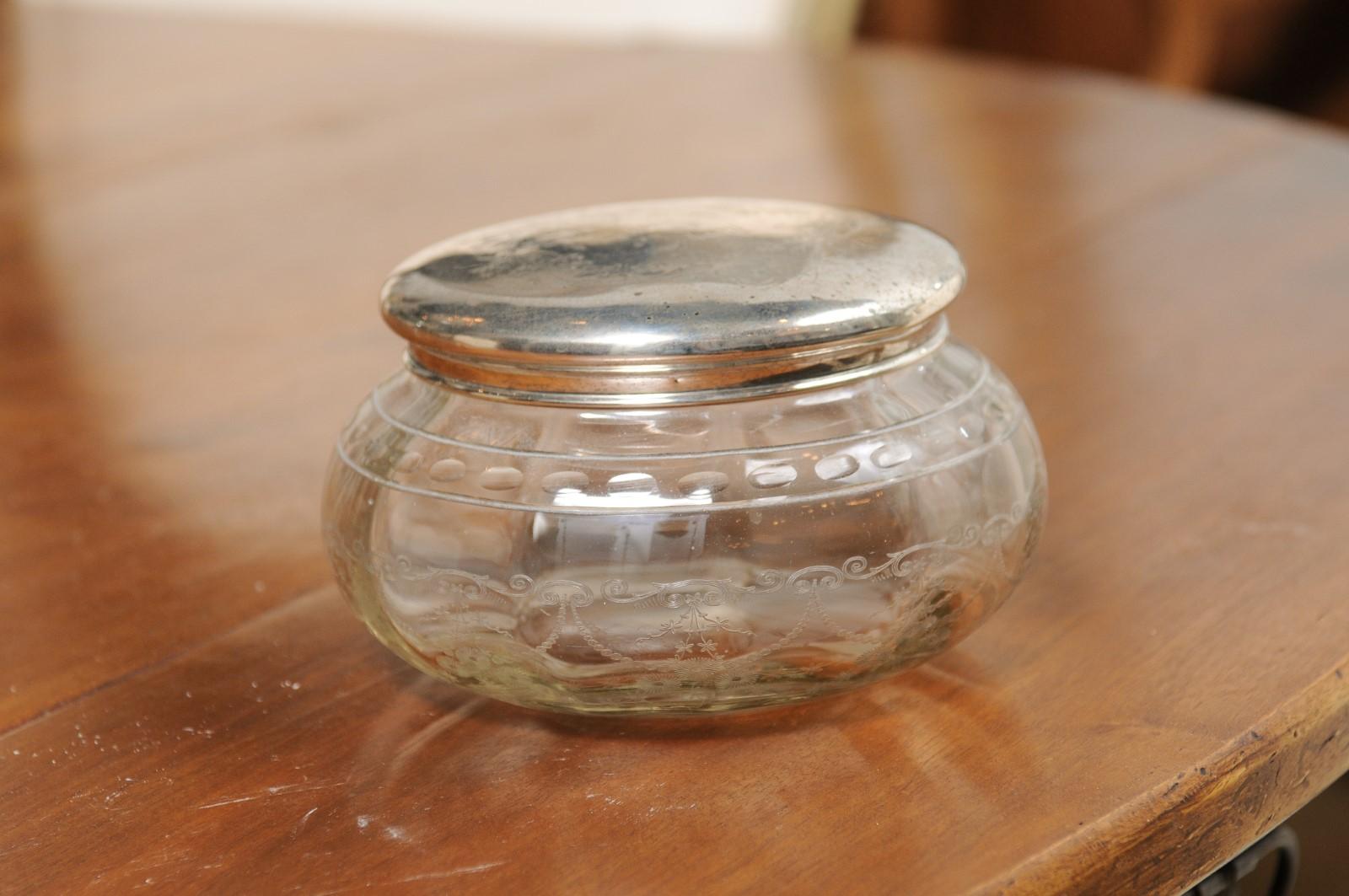 Small English 1920s Glass Vanity Jar with Incised Silver Lid and Etched Design For Sale 2