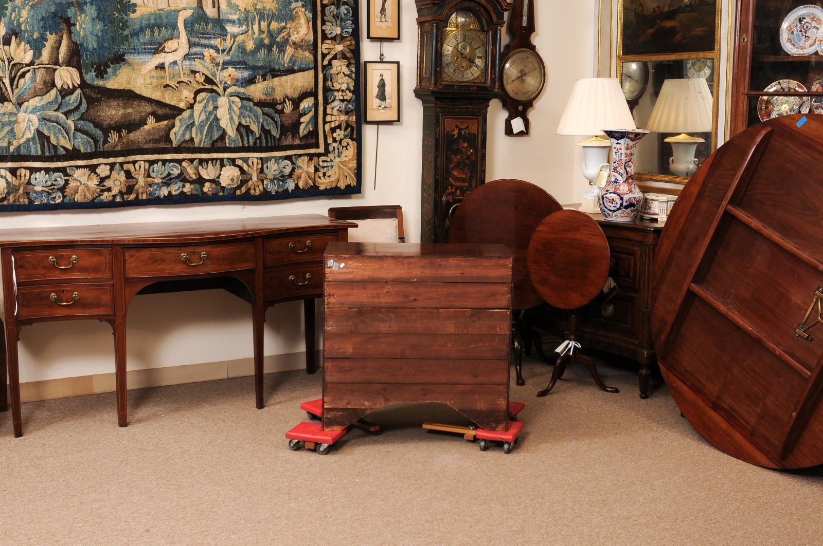 Small English 19th Century Bachelors Chest with 5 Drawers and Splayed Feet 5