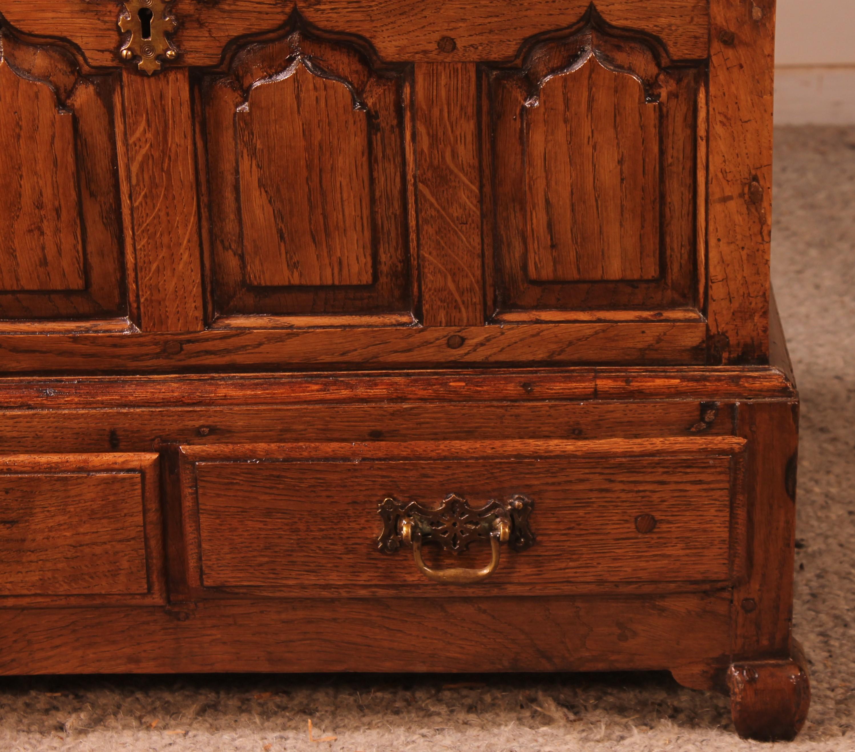British Small English Chest in Oak from the 18th Century For Sale