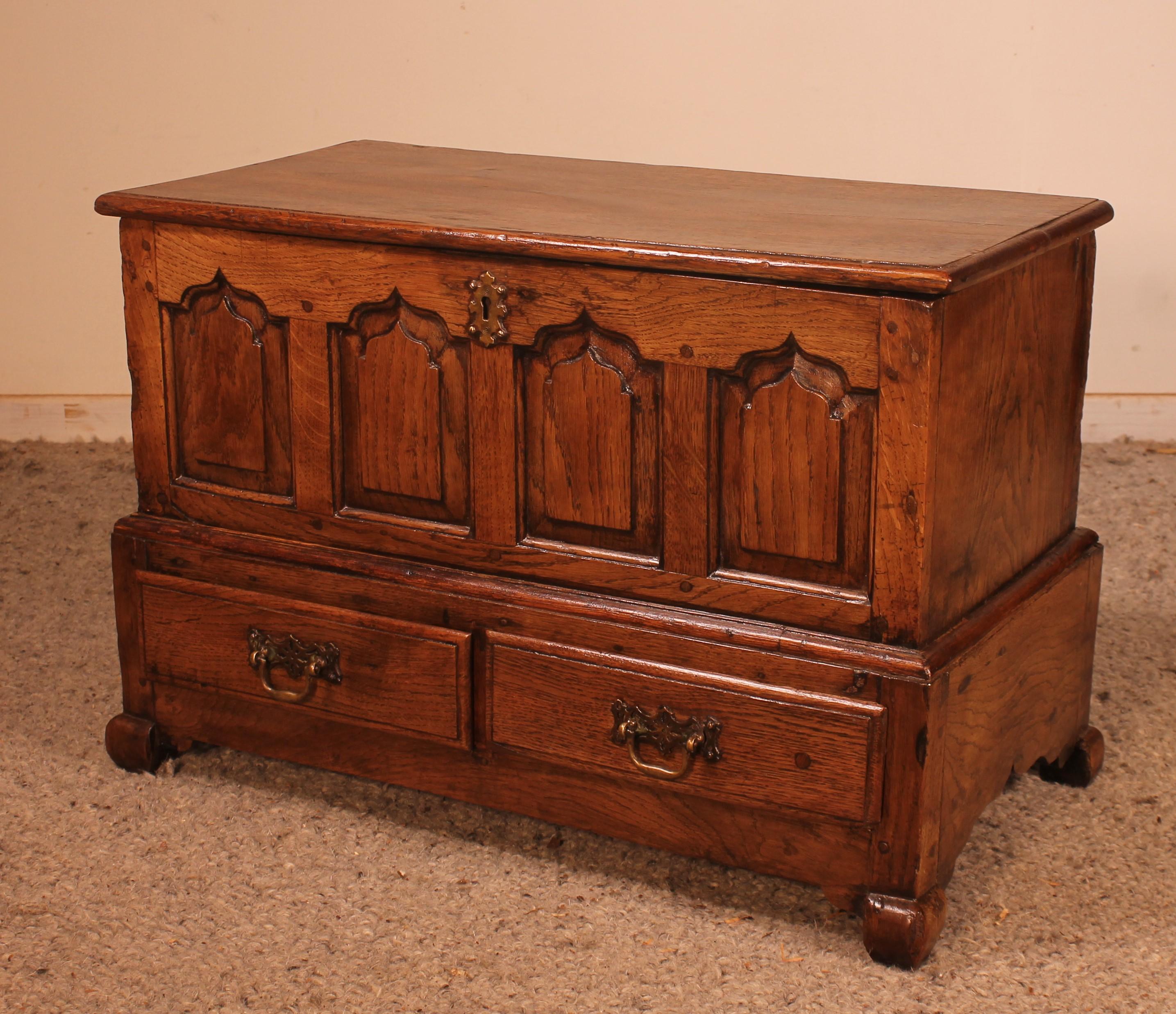18th Century and Earlier Small English Chest in Oak from the 18th Century For Sale