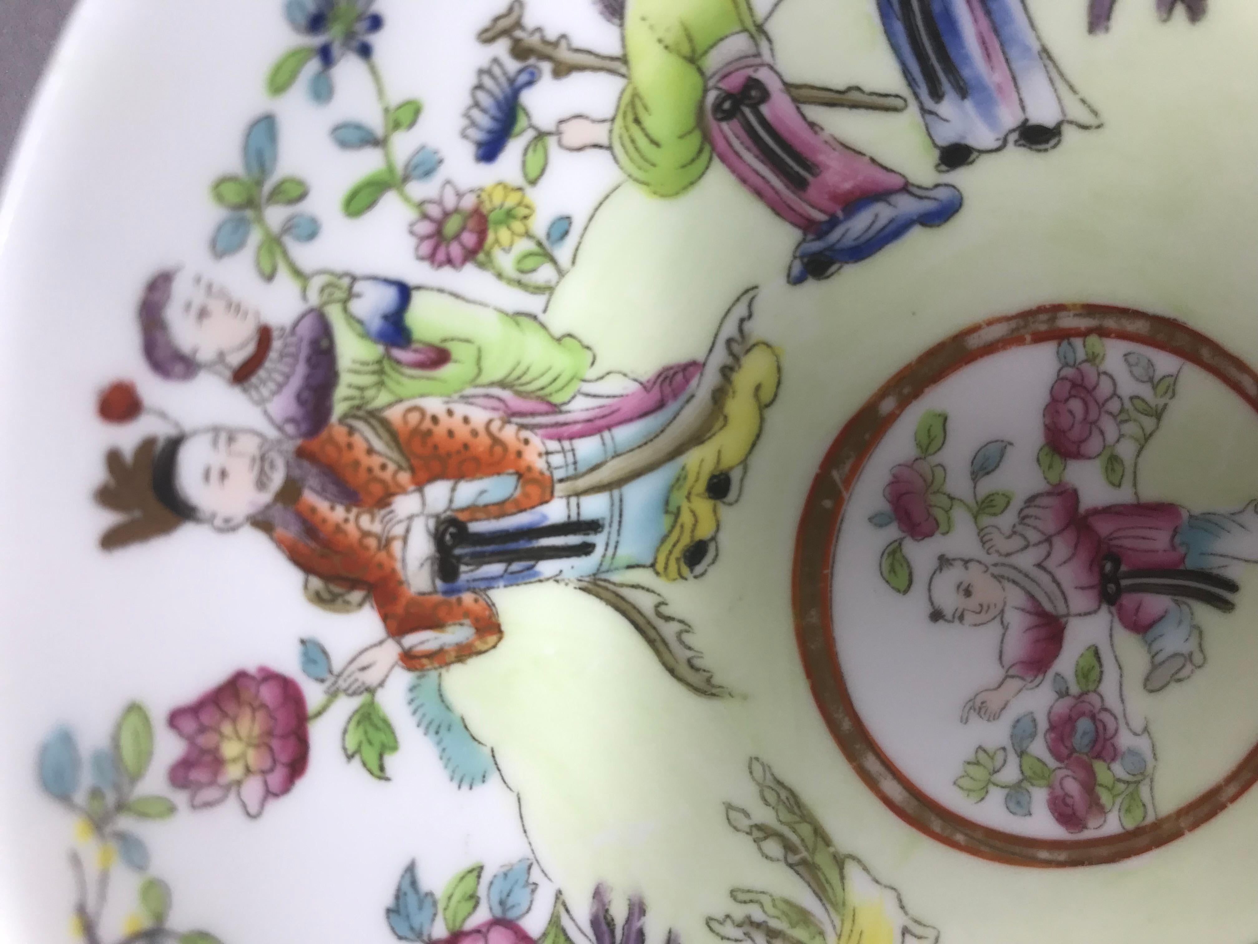 Small English Chinoiserie Plate In Good Condition For Sale In New York, NY