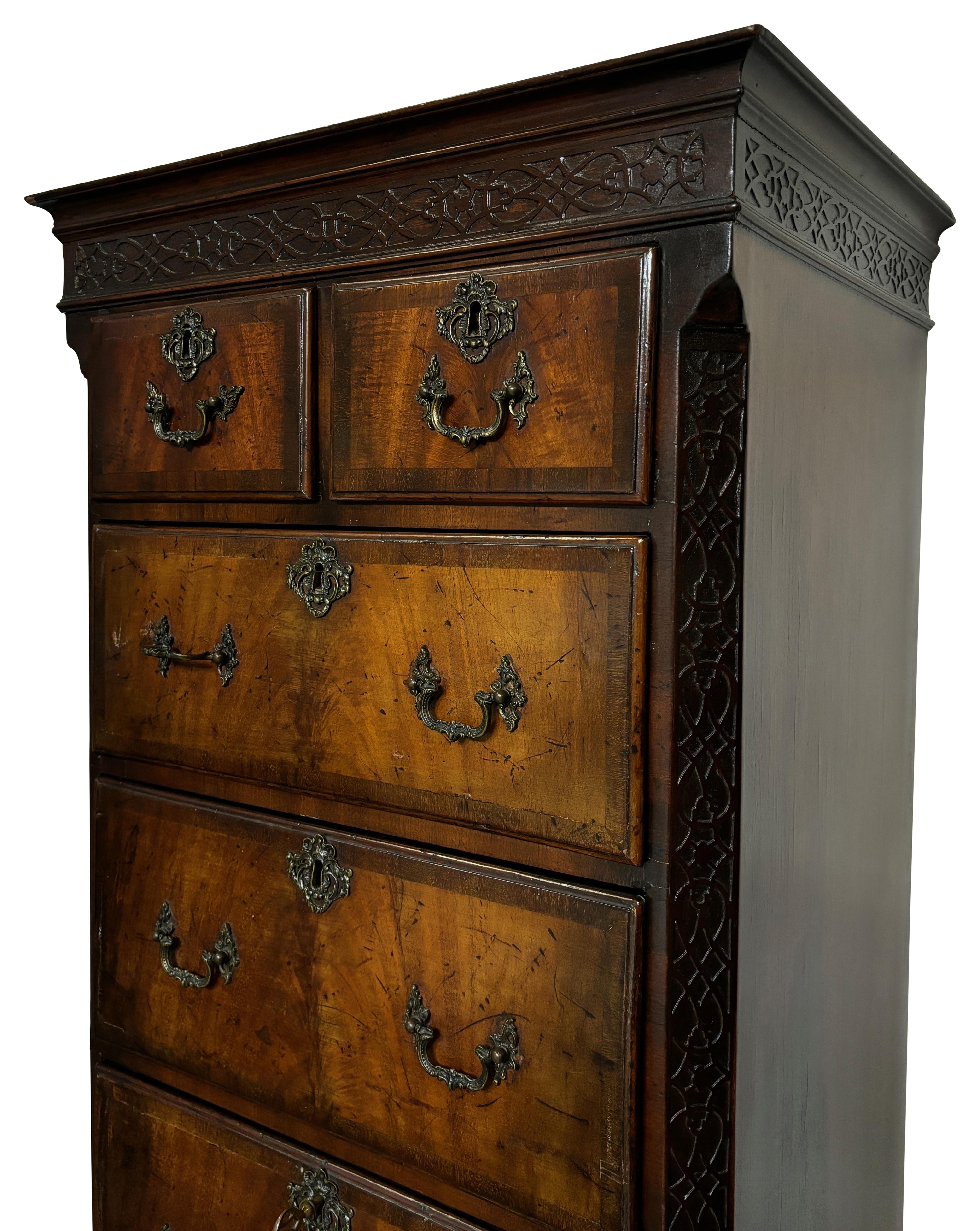 Small English George II Style Mahogany Chest on Chest In Good Condition For Sale In San Francisco, CA