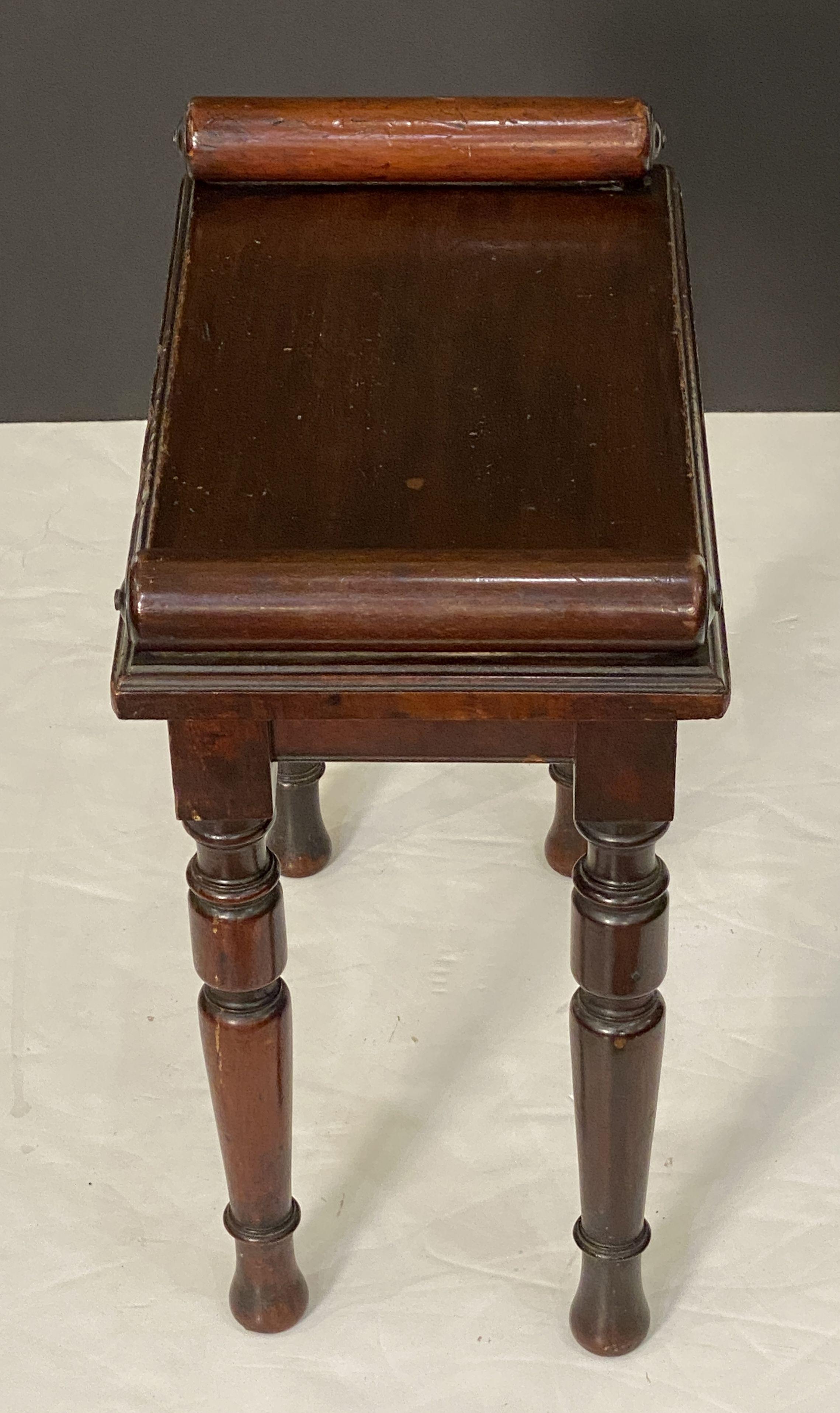 Small English Hall Bench or Window Seat of Mahogany on Turned Legs 1