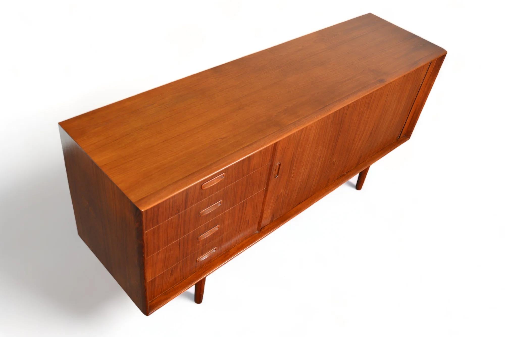 Small English Modern Tambour Teak Credenza In Good Condition For Sale In Berkeley, CA