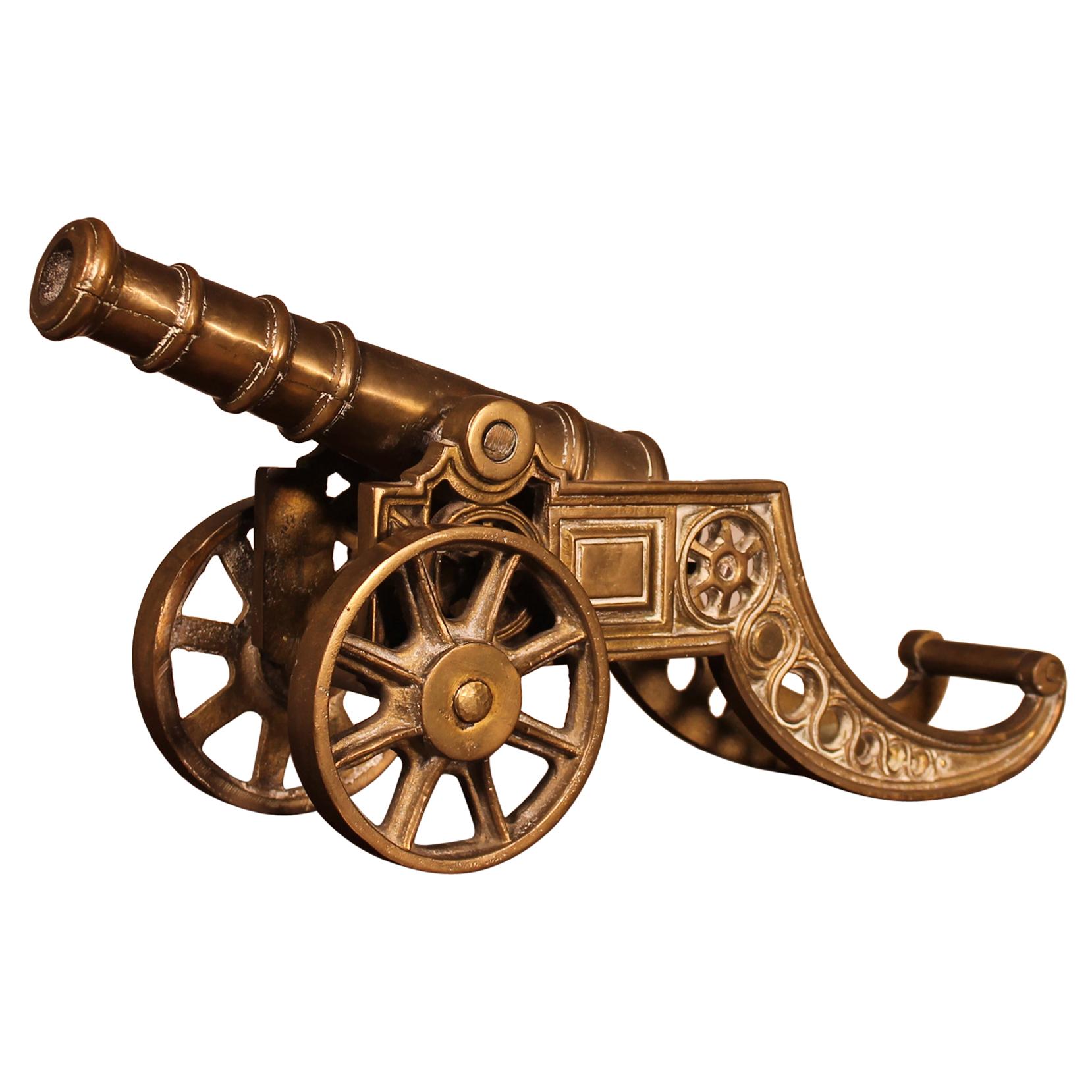 Small English Table Cannon in Bronze
