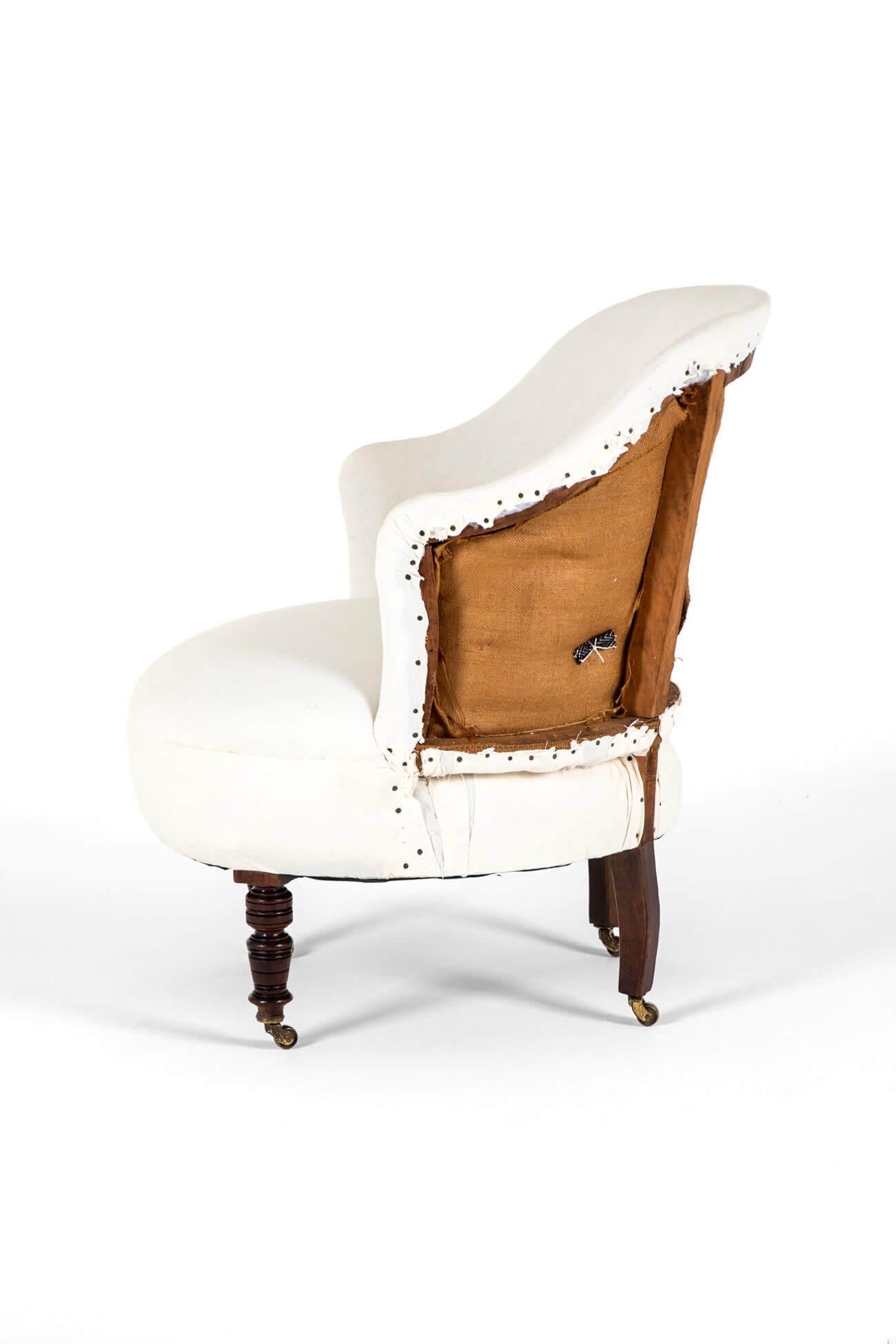 Pequeña silla inglesa victoriana deconstruida para el dormitorio Alto victoriano en venta