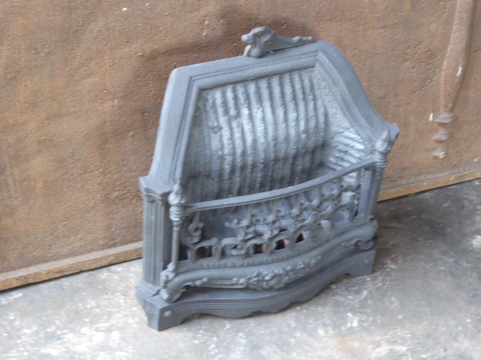 Small English Victorian Fireplace Grate, 19th Century 1