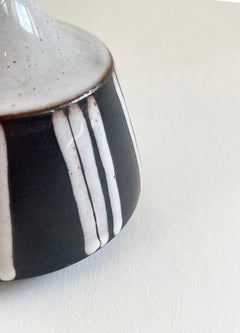 Kleine ethnische Zebra-Studio-Keramikvase aus der Mitte des Jahrhunderts von BS, 1970er Jahre, Deutschland