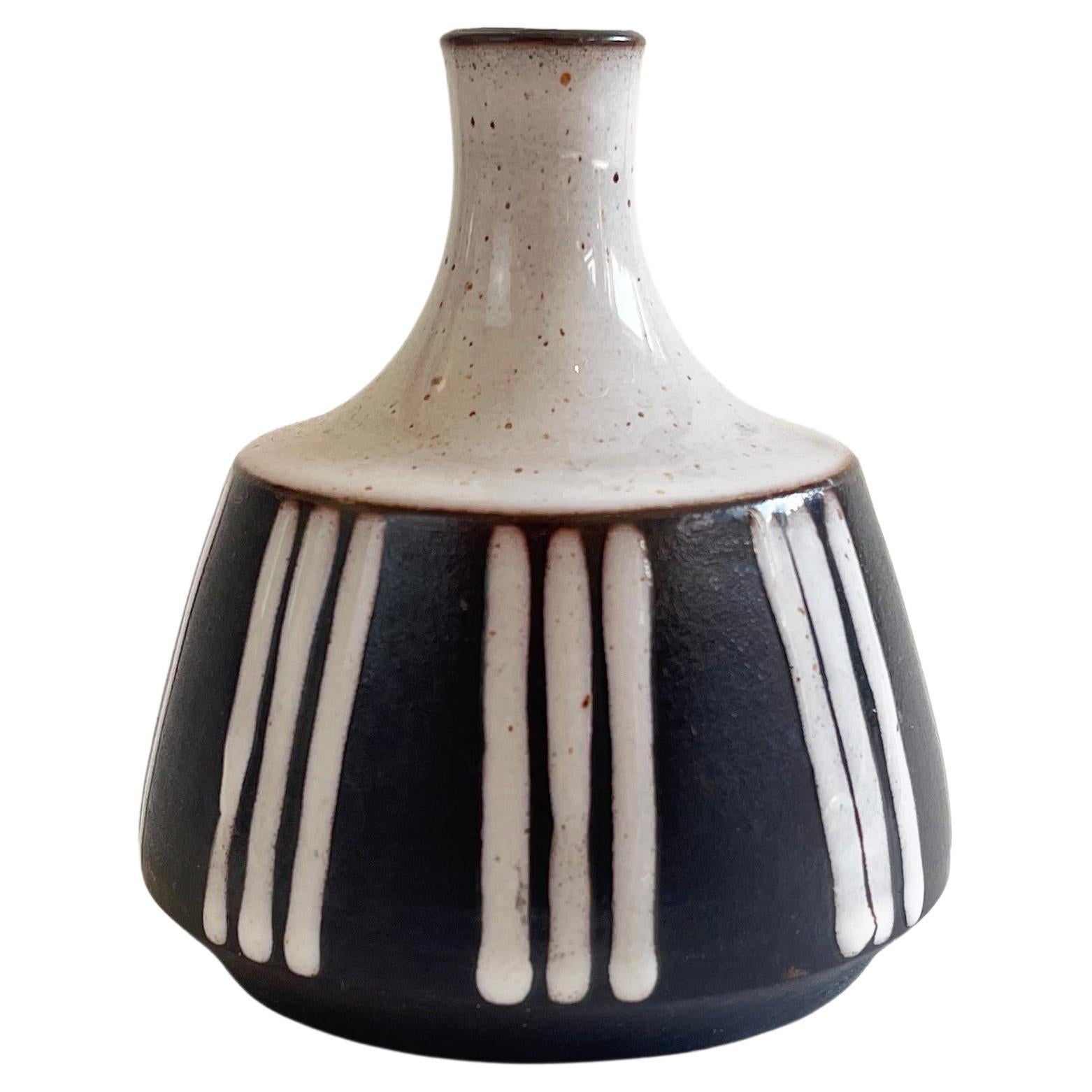 Kleine ethnische Zebra-Studio-Keramikvase aus der Mitte des Jahrhunderts von BS, 1970er Jahre, Deutschland im Angebot