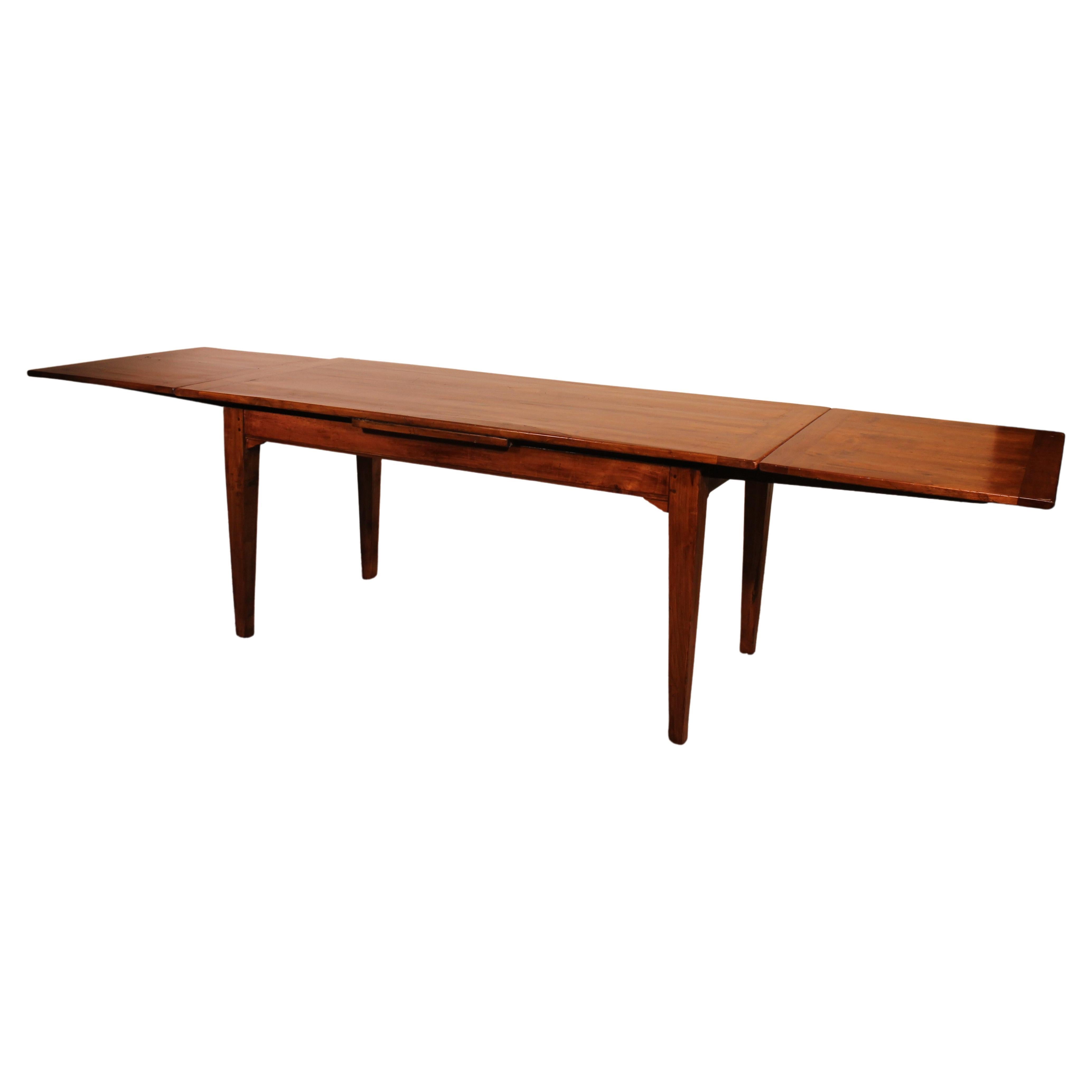 Ausziehbarer Tisch aus Kirschbaumholz aus dem 19. Jahrhundert