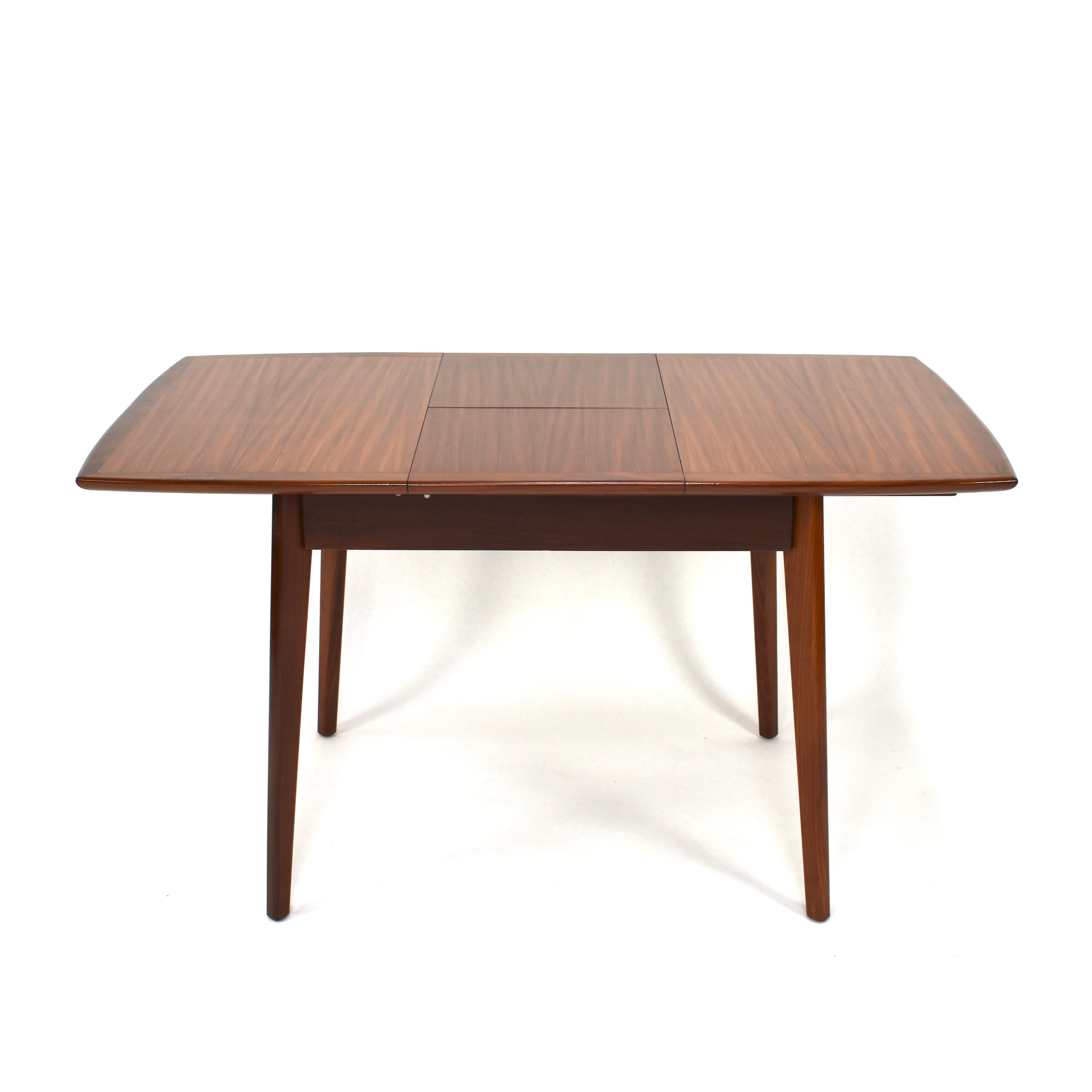 Small Extractable Dining Table by Louis van Teeffelen, Netherlands, 1960 In Excellent Condition In Pijnacker, Zuid-Holland