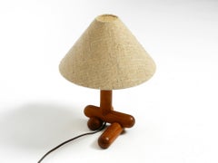 Kleine, außergewöhnliche Tischlampe aus Teakholz von Temde aus den 1960er Jahren mit originalem Schirm