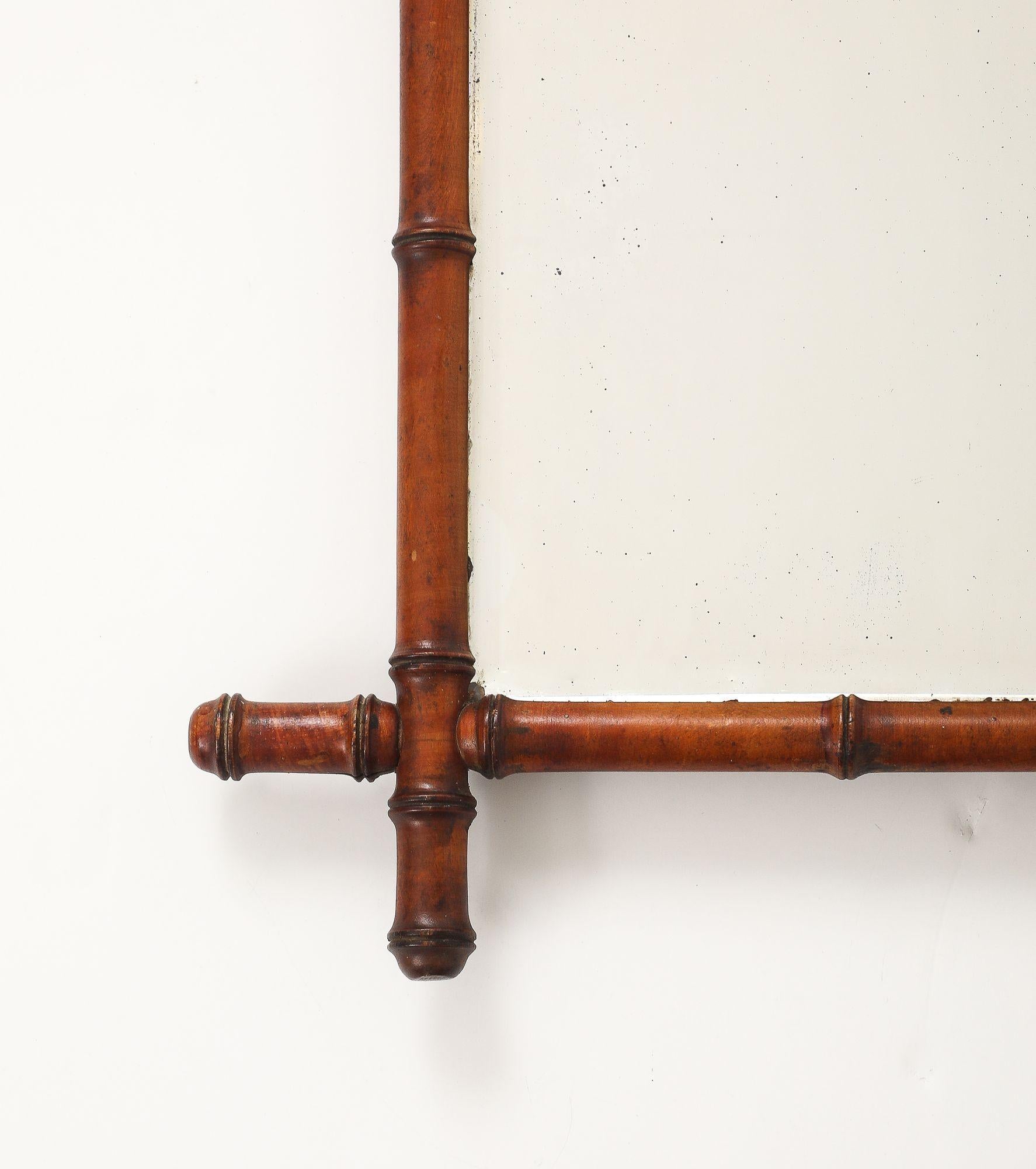 Espejo pequeño con marco tallado de imitación de bambú, Inglaterra Años 40 Inglés en venta