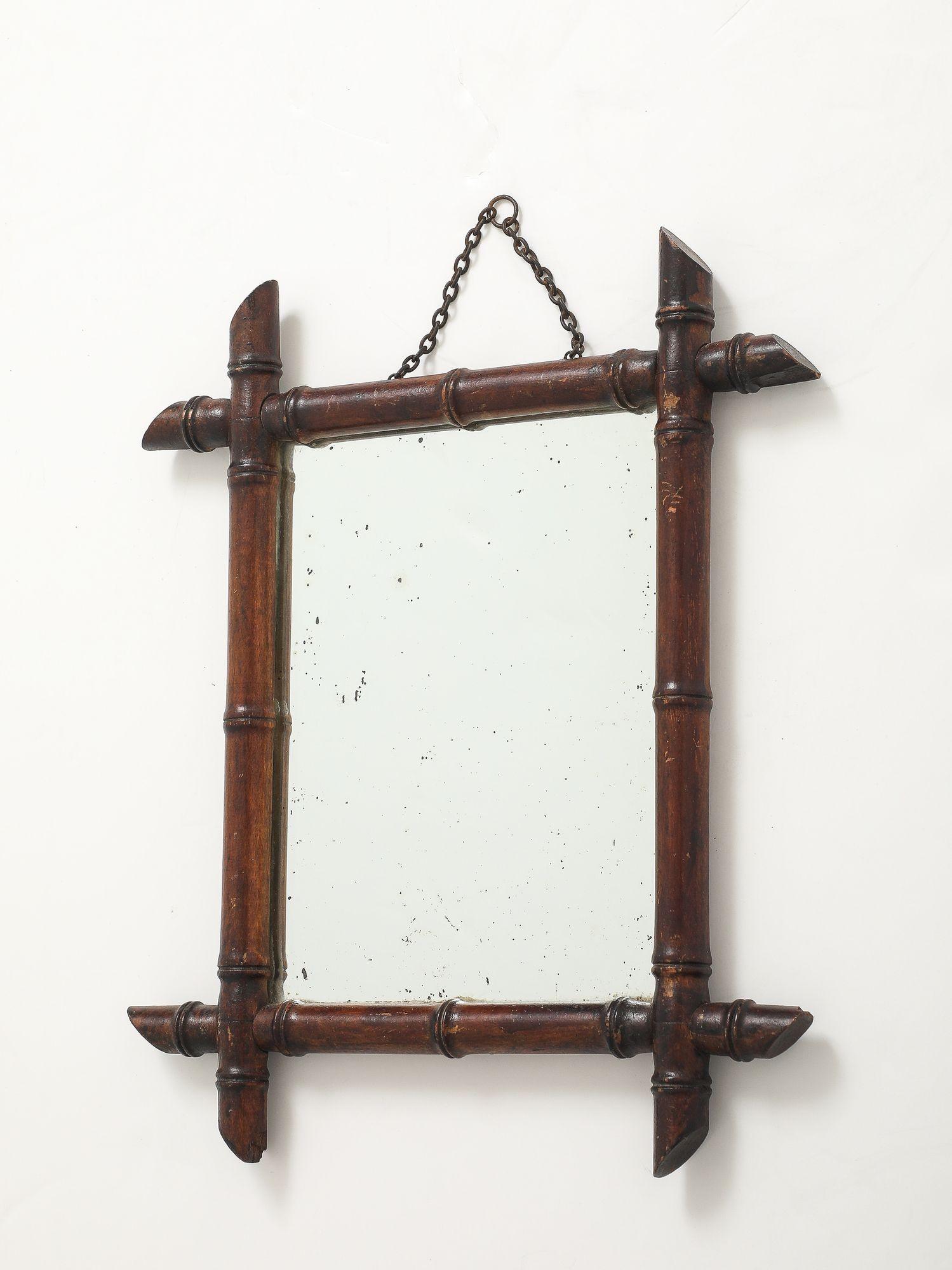 Espejo pequeño con marco tallado de imitación de bambú, Inglaterra Años 40 Inglés en venta