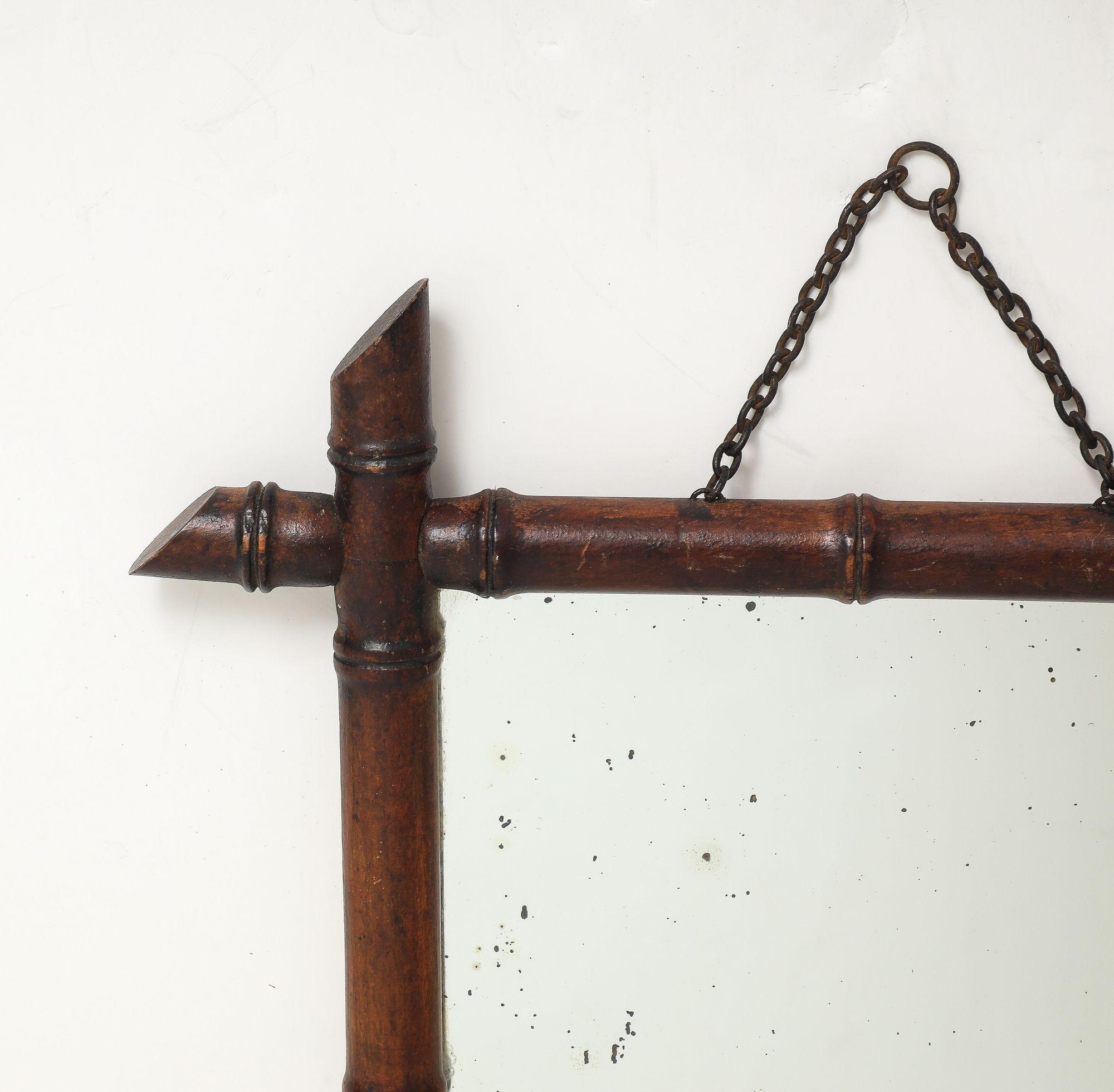 Espejo pequeño con marco tallado de imitación de bambú, Inglaterra Años 40 en venta 2