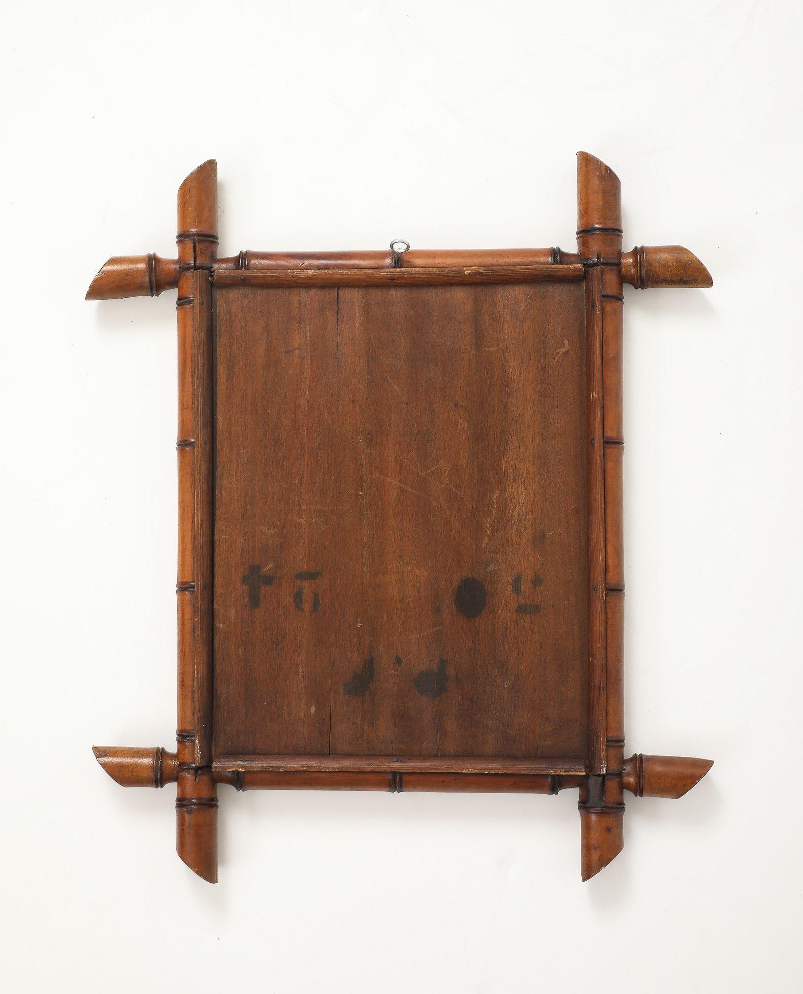 Petit miroir à cadre sculpté en faux bambou, Angleterre, années 1940 en vente 3