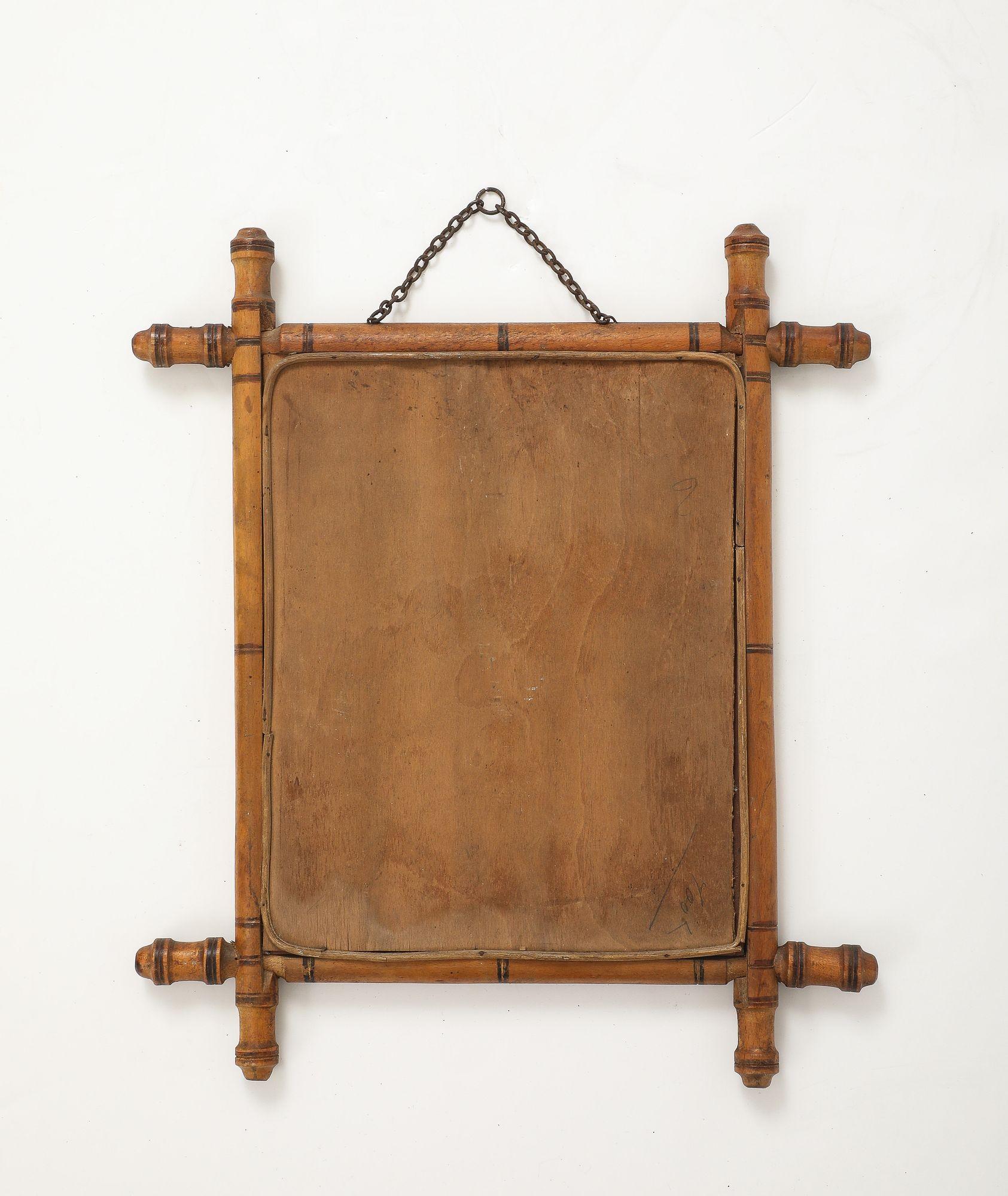 Petit miroir à cadre sculpté en faux bambou, Angleterre, années 1940 en vente 2