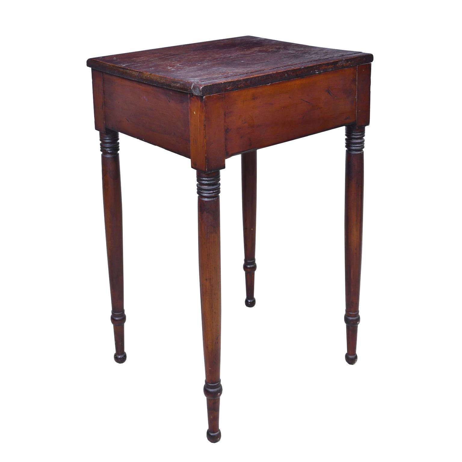 Early 19th Century Small Federal or Sheraton Nightstand in Mahogany, circa 1800