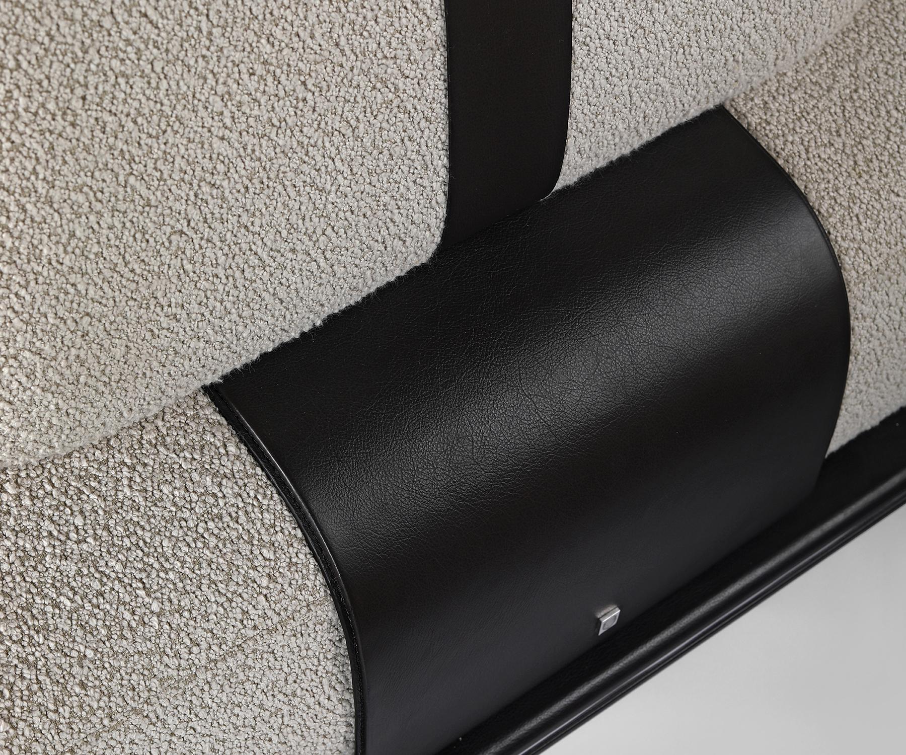 Kleines Feldsofa von Madheke (Handgefertigt) im Angebot