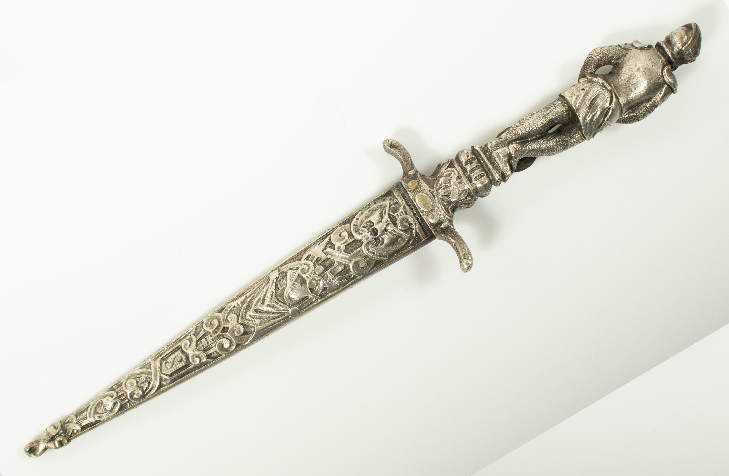 Figuraler romantischer Dagger des späten 19. Jahrhunderts (Metall) im Angebot