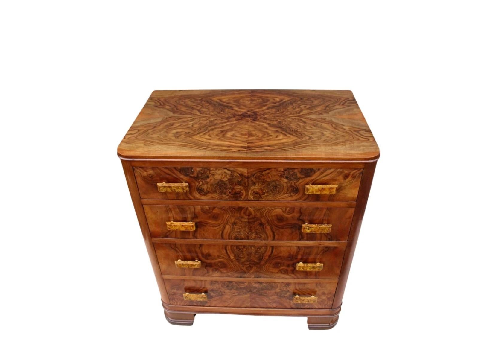 Small Figured Walnut Art Deco Chest of Drawers In Good Condition In Barnstaple, GB