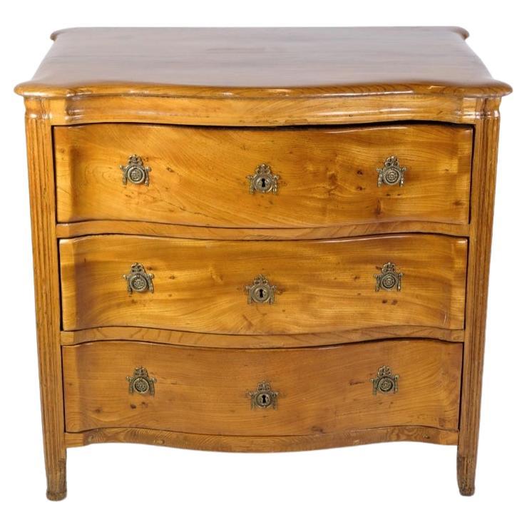 Belle commode Louise Seize en bois d'orme des années 1780