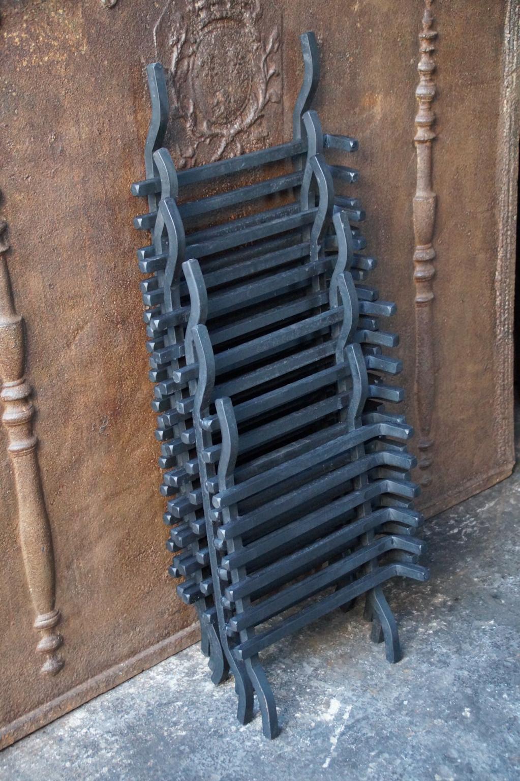 Small Fireplace Grate for Andirons, Firedogs In New Condition For Sale In Amerongen, NL