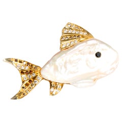 Small Fish, Cultured Pearl, Black and White Diamonds in Gold 18 Karat Brooch