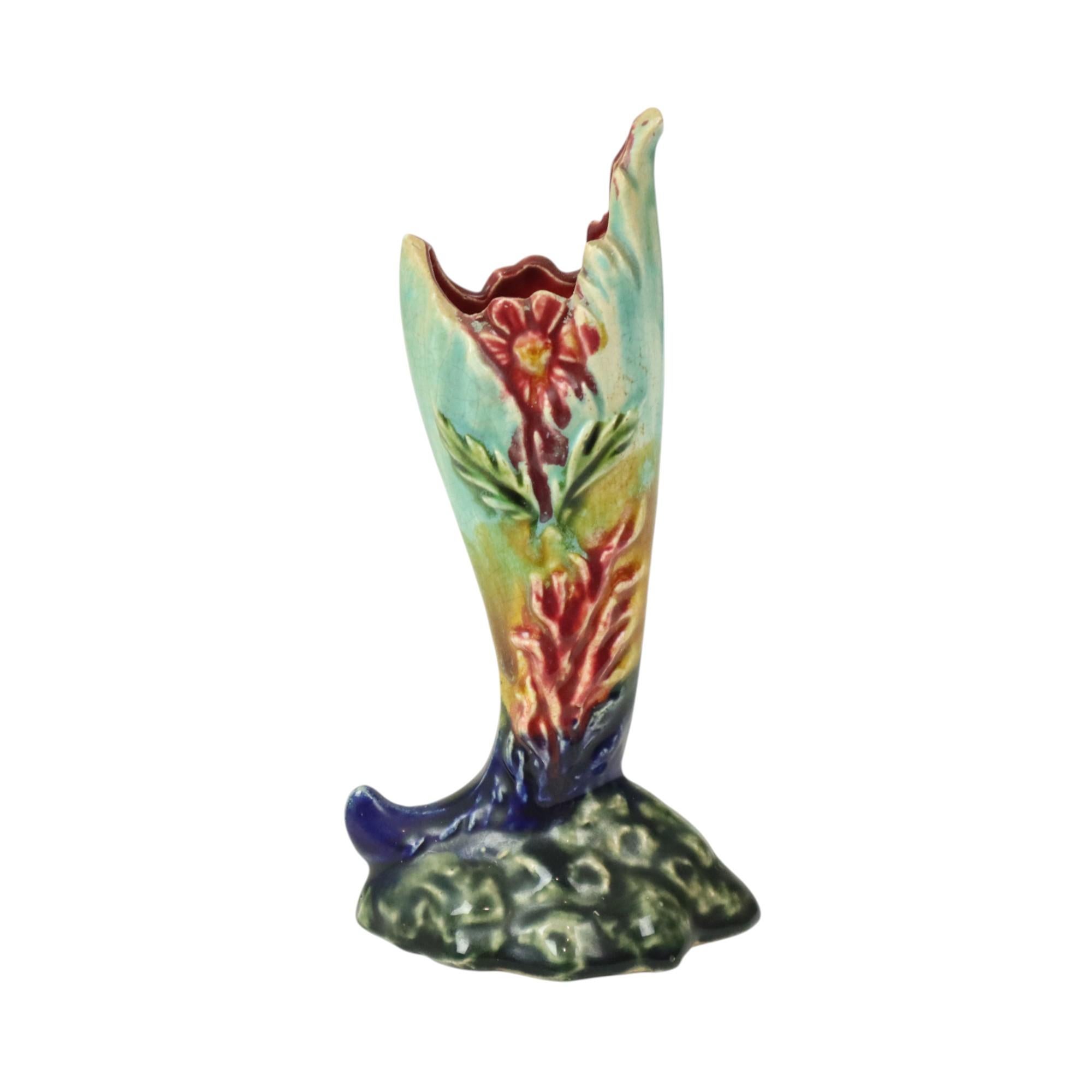 Kleine florale Jugendstil-Vase Crackle Majolika-Keramik (Glasiert) im Angebot