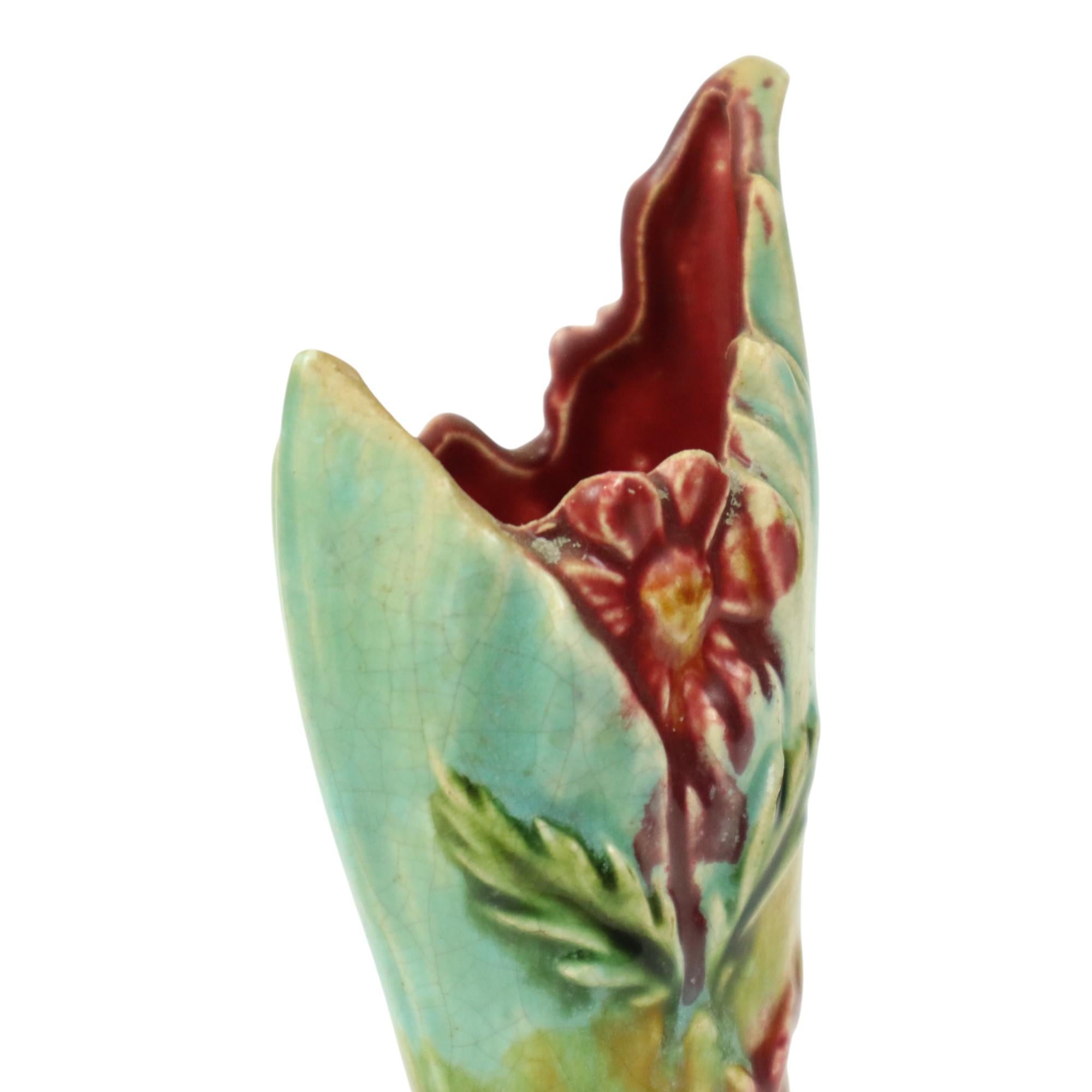 Kleine florale Jugendstil-Vase Crackle Majolika-Keramik (19. Jahrhundert) im Angebot