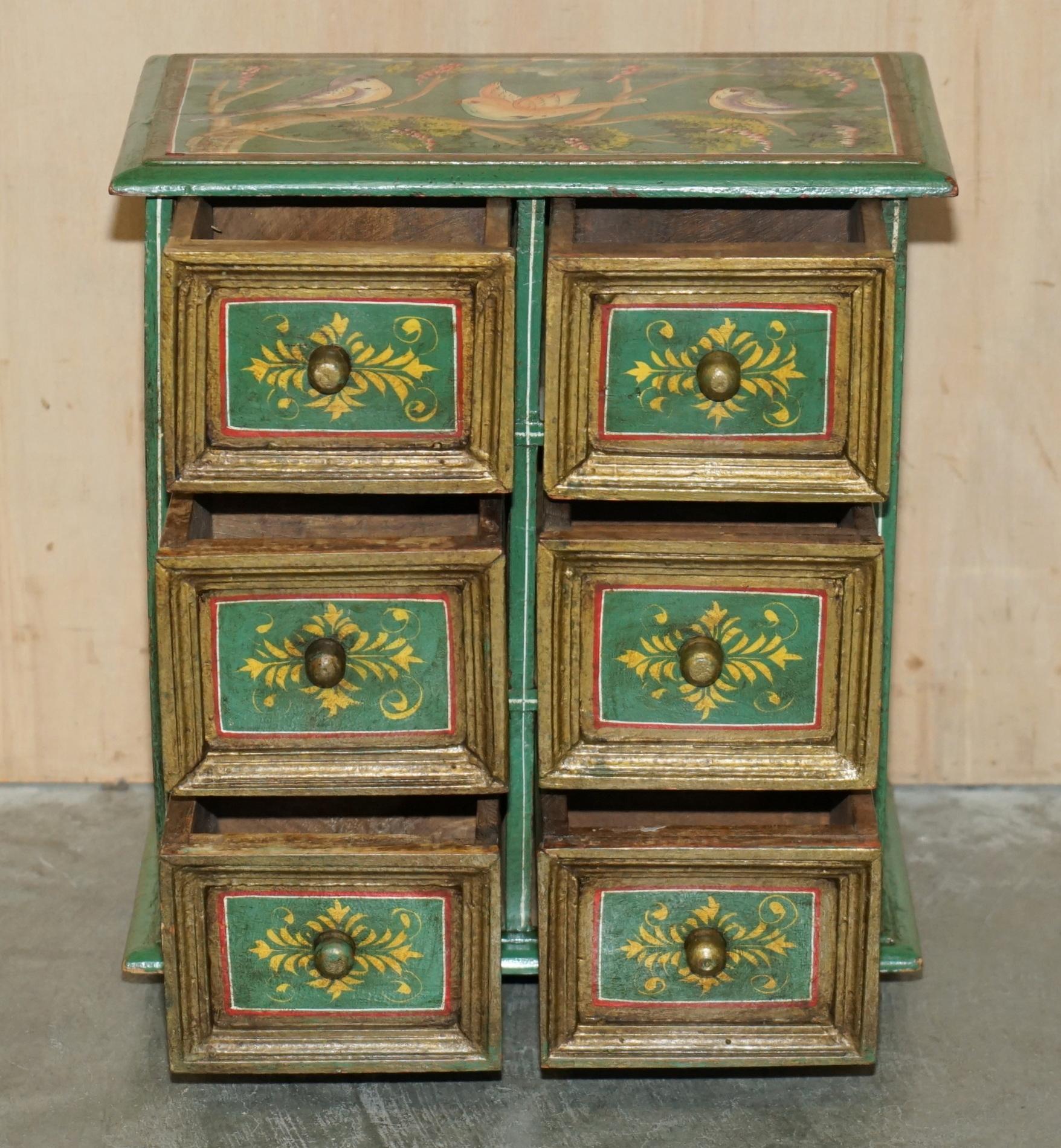 SMALL FLORAL & BIRD HAND PAINTED GREEN SIDE END LAMP WINE TABLE CHEST OF DRAWERs For Sale 12