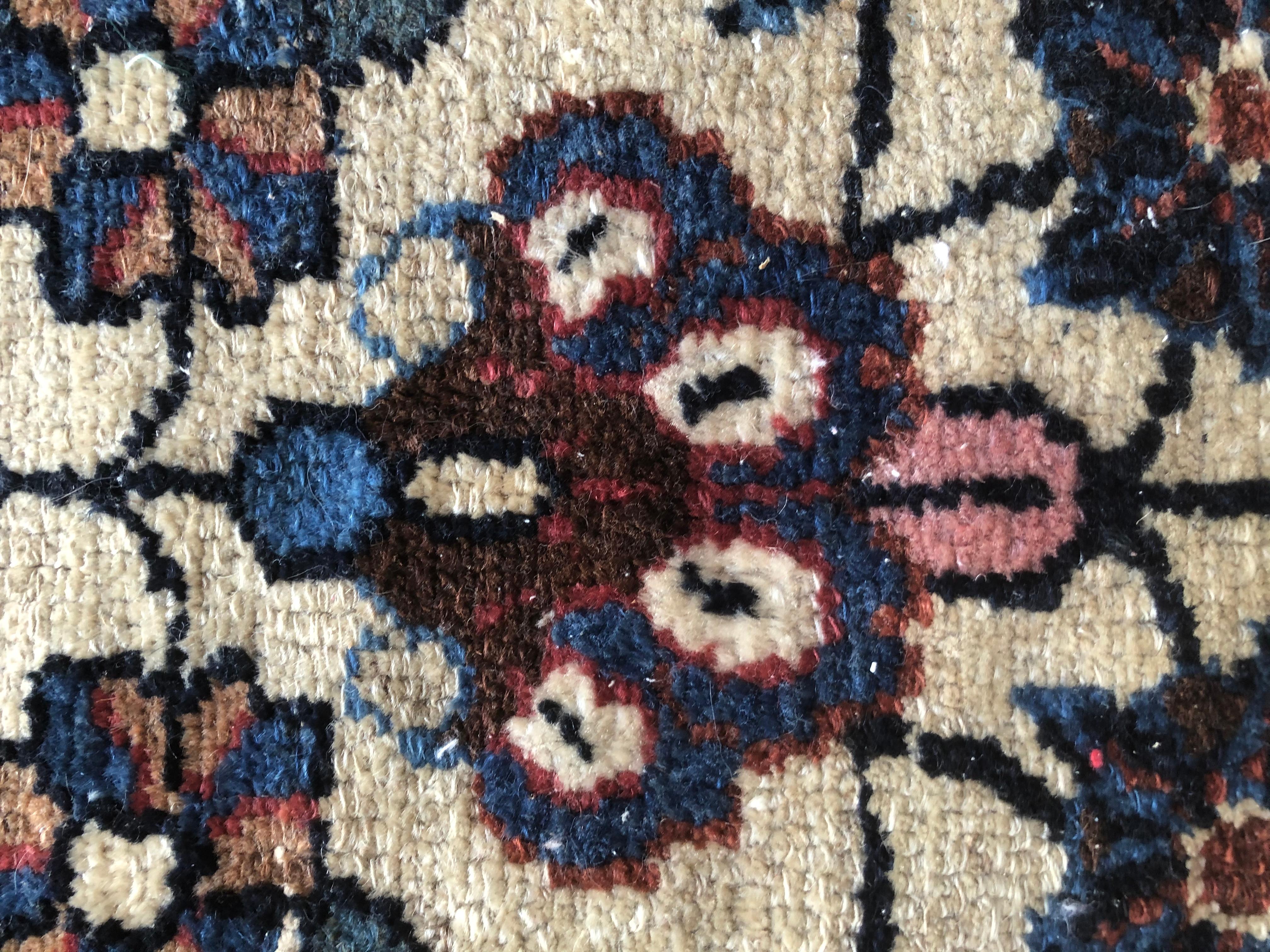 Small Floral Persian Rug Fine Wool For Sale 2