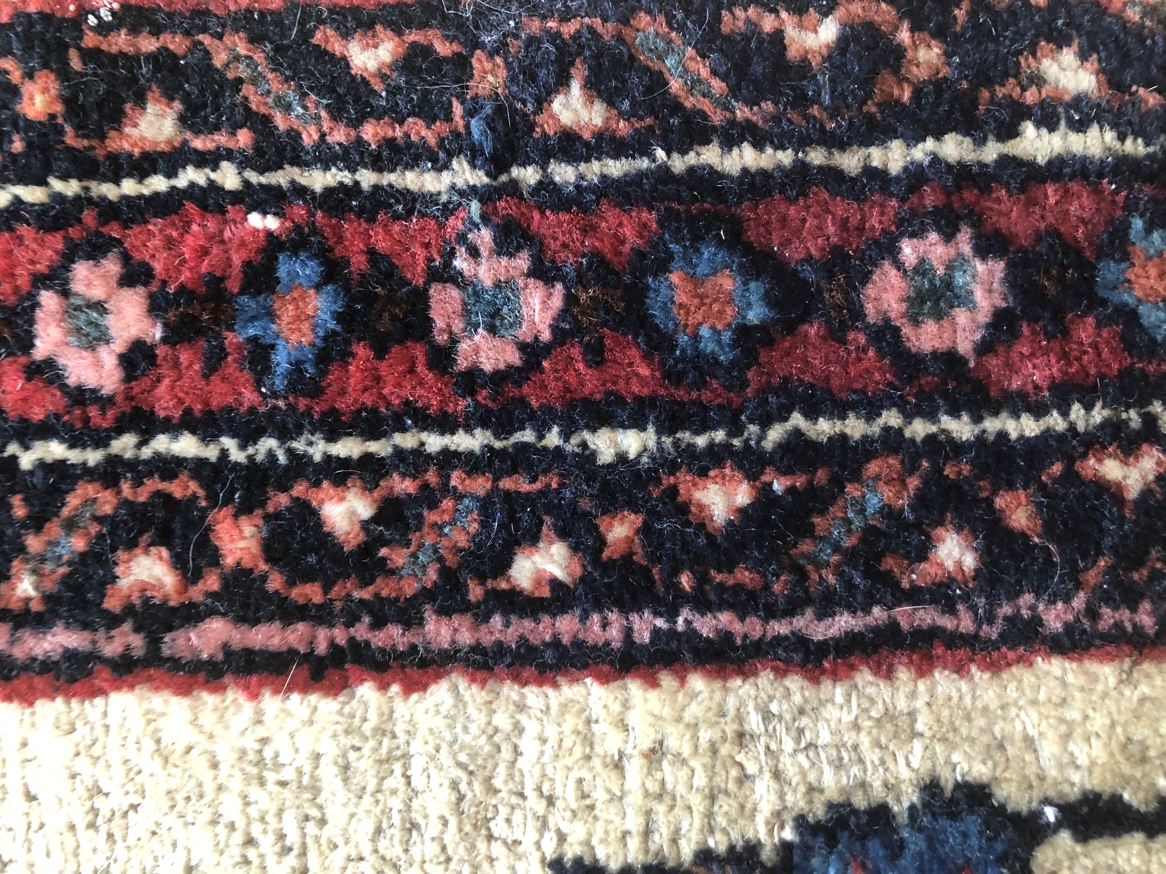 Small Floral Persian Rug Fine Wool For Sale 4