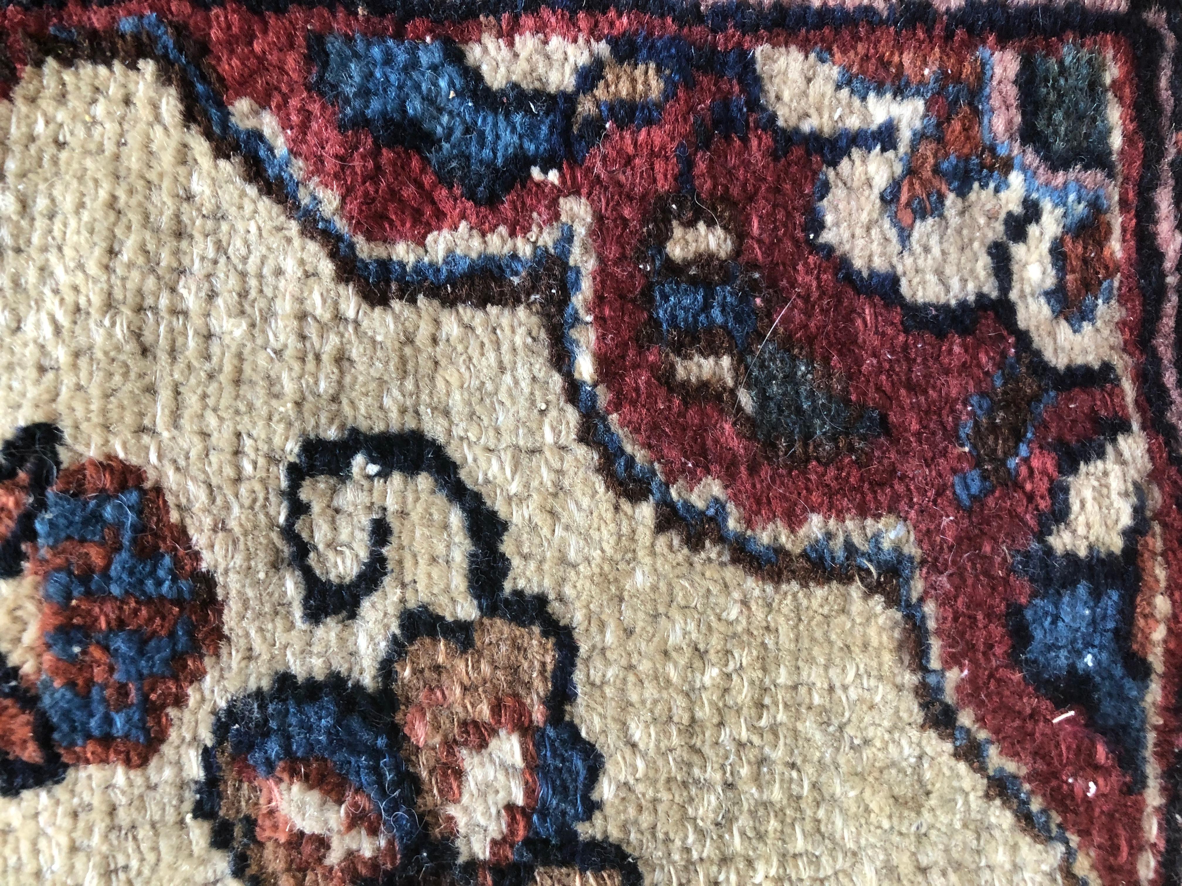 Small Floral Persian Rug Fine Wool For Sale 6