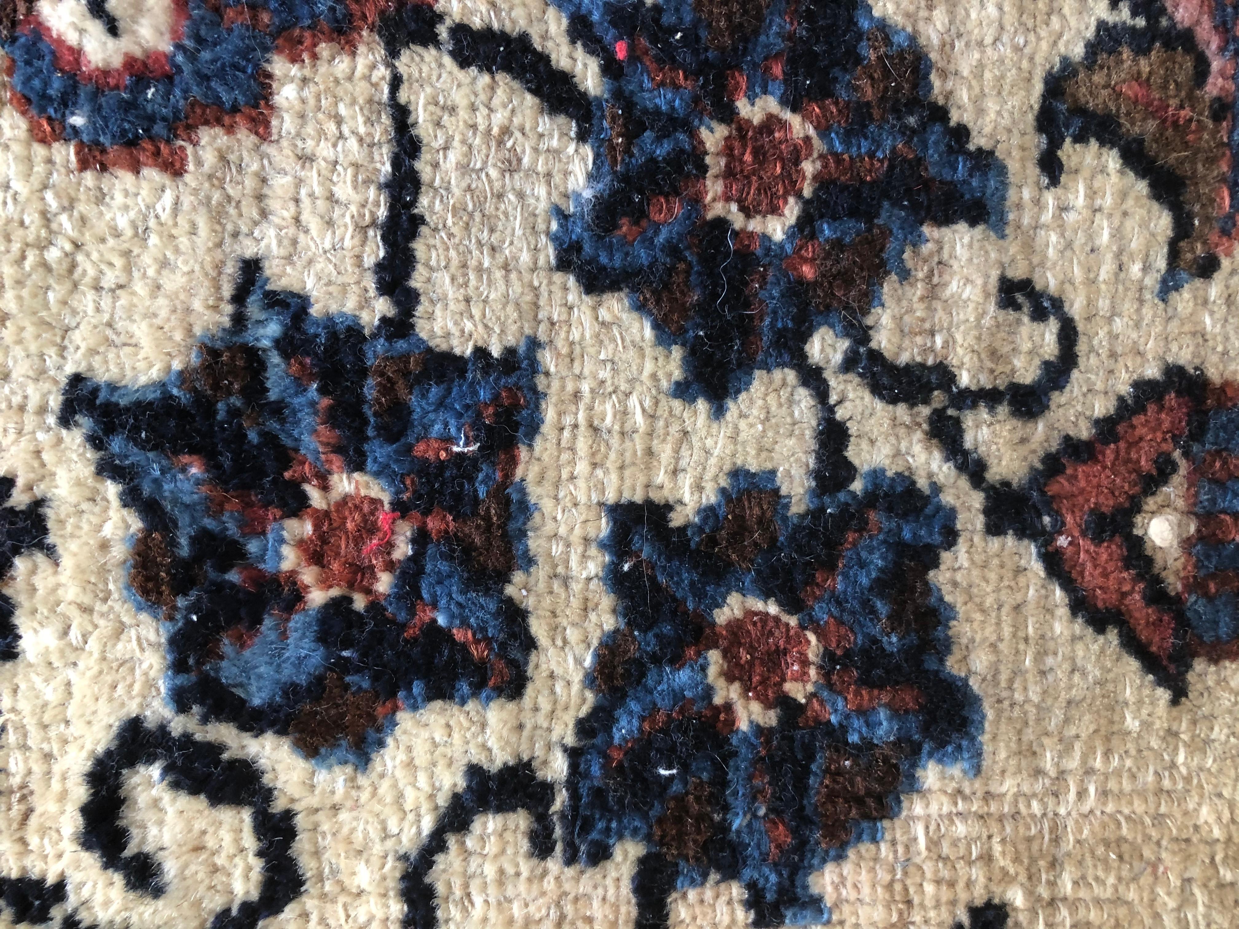 Small Floral Persian Rug Fine Wool For Sale 1