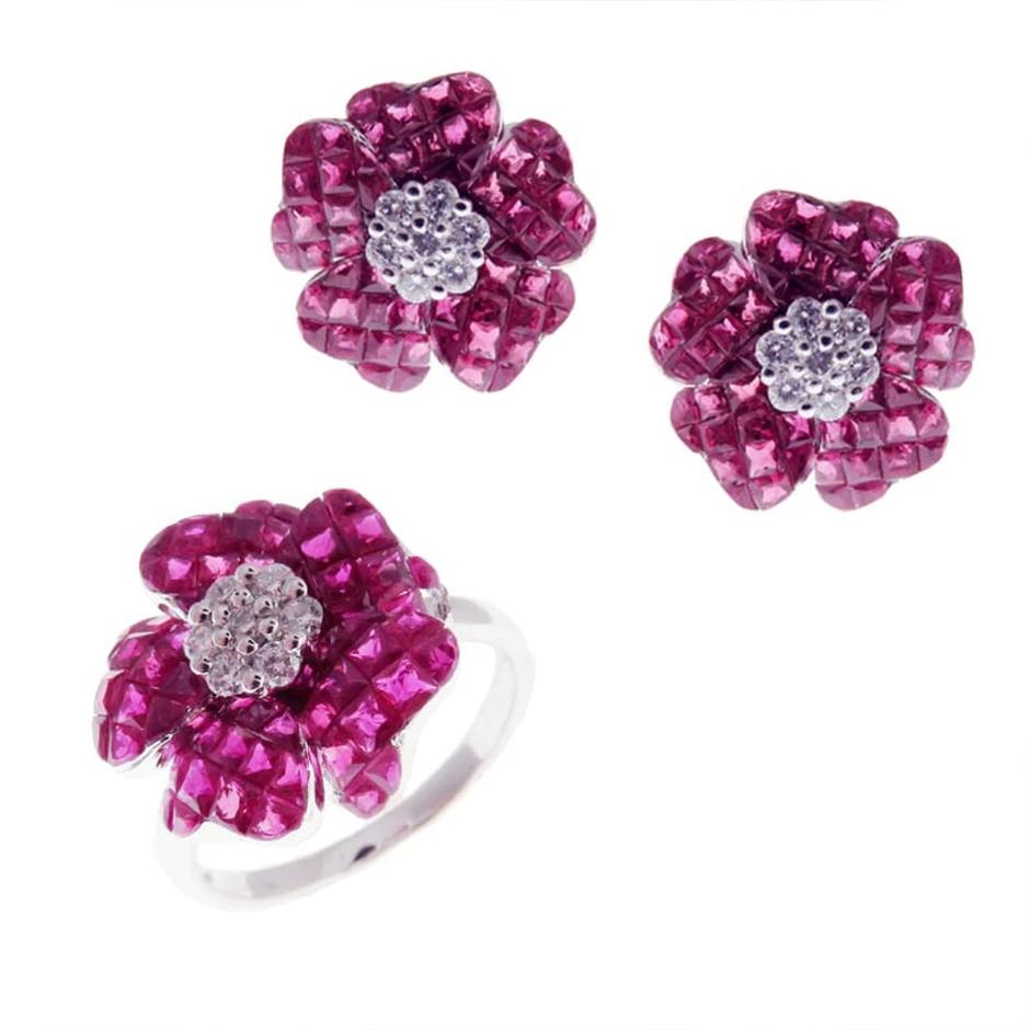 Small Flower Invisible Ruby Earring Ring Set In New Condition For Sale In Los Angeles, CA