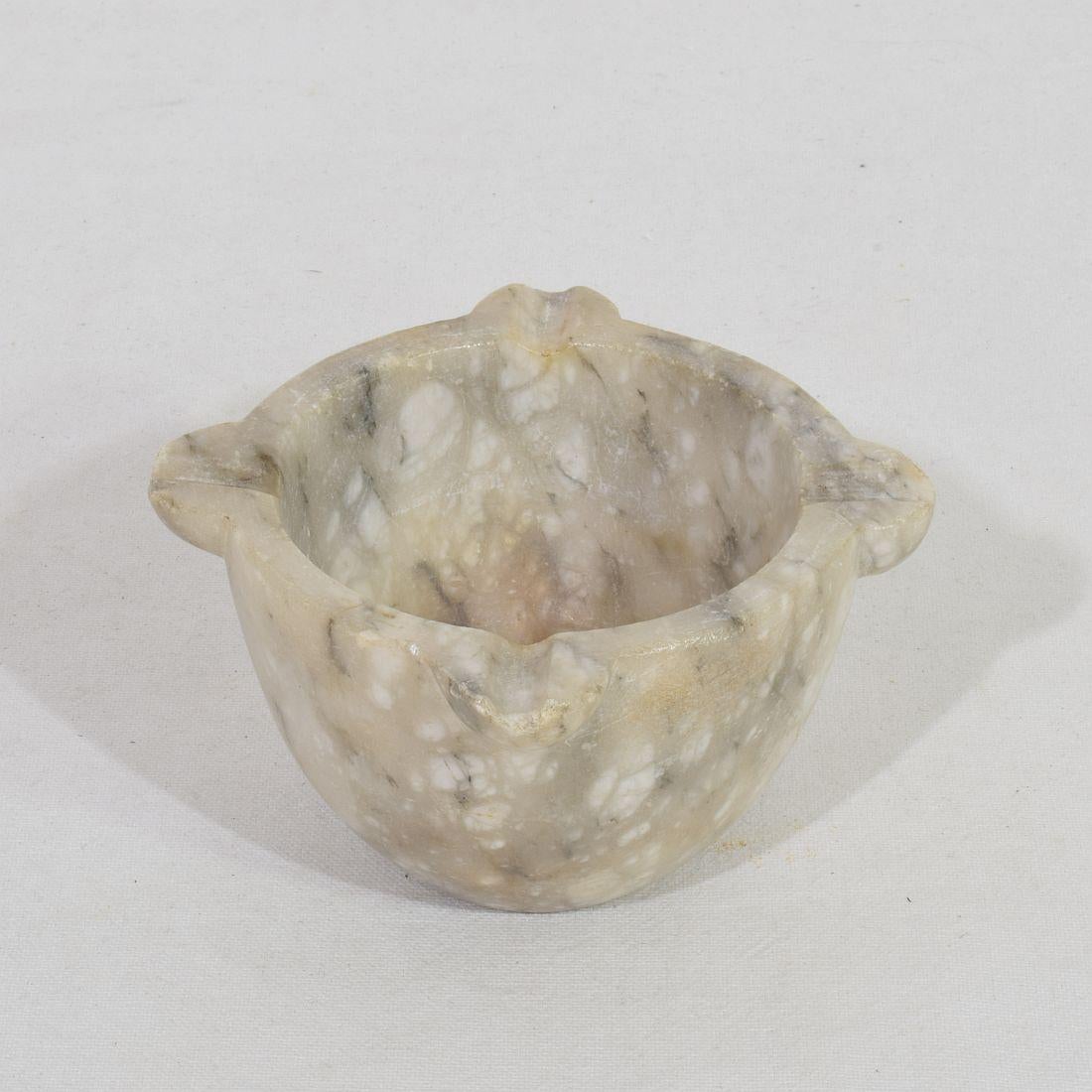 Small French 18th-19th Century Alabaster Mortar For Sale 4