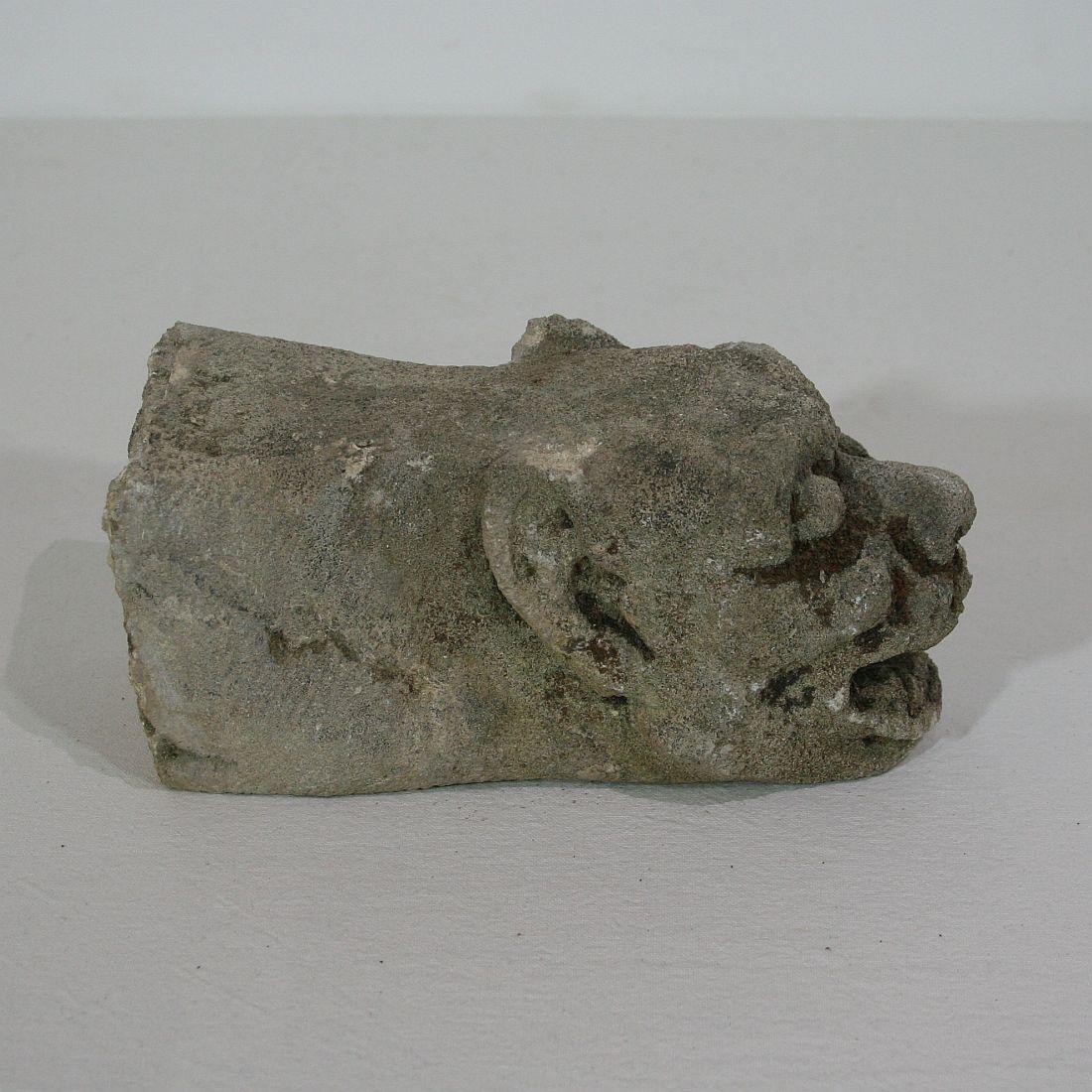 Small French 18th Century Folk Art Carved Stone Gargoyle In Good Condition In Buisson, FR