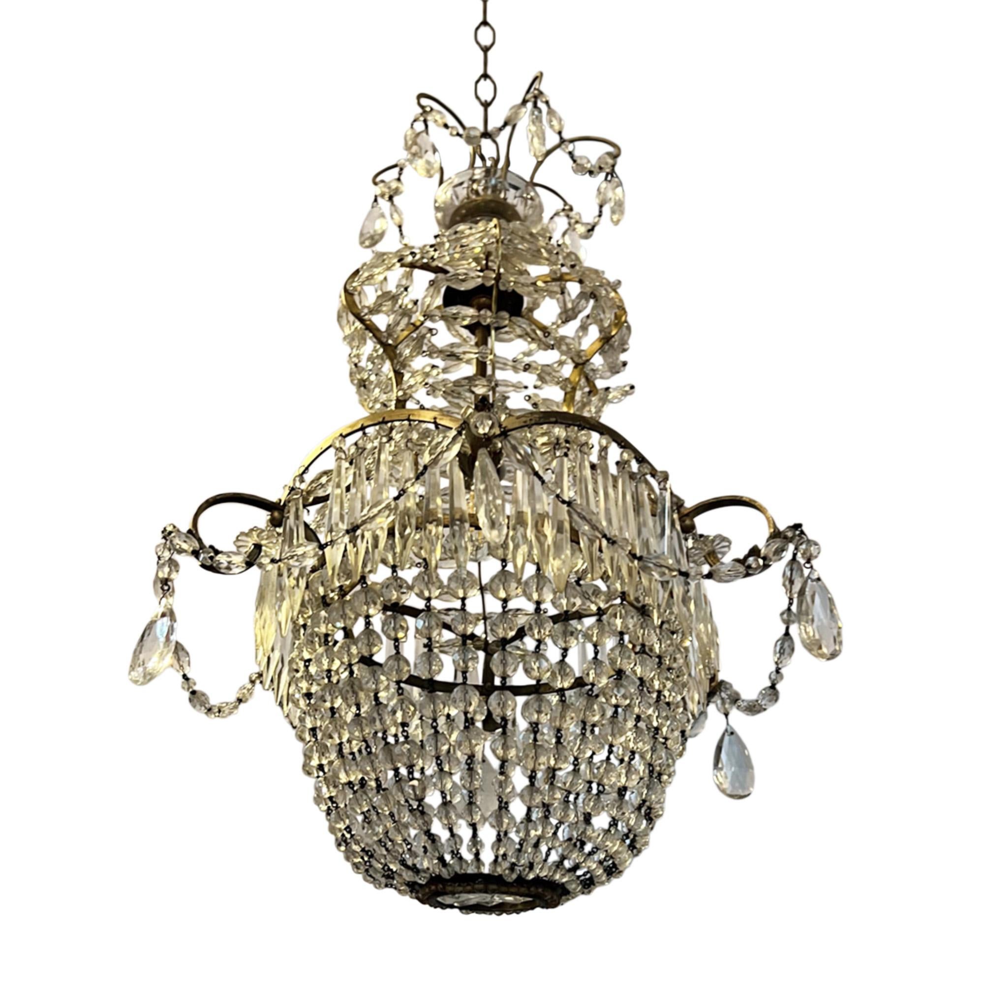 Small French 1950s Basket Chandelier In Good Condition For Sale In London, GB