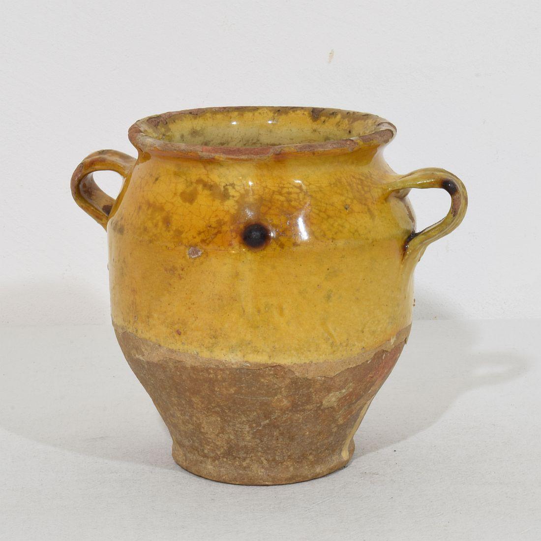 Vernissé Petite jarre à confit française du 19ème siècle en céramique à glaçure jaune en vente