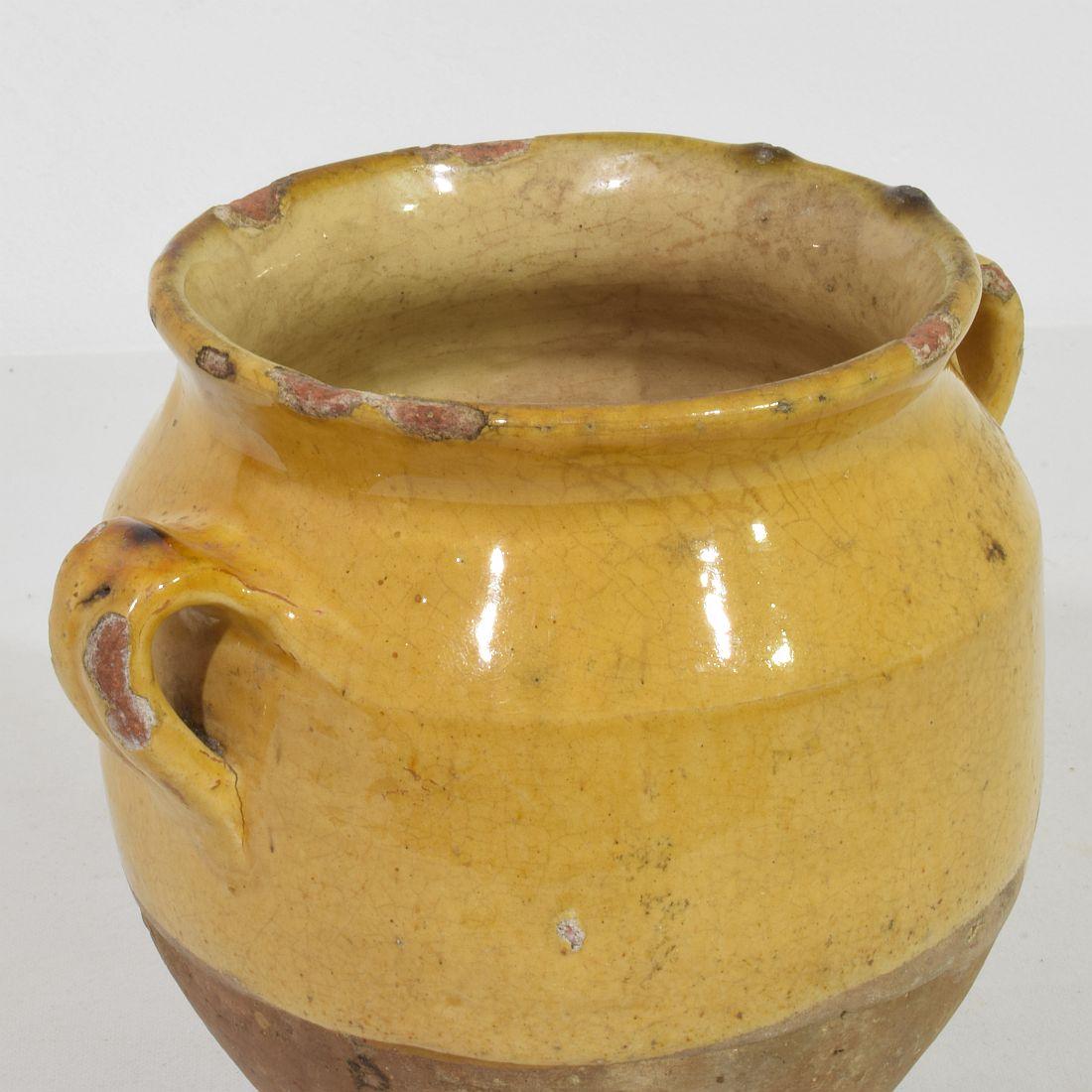 Ceramica Piccolo barattolo francese in ceramica smaltata gialla del XIX secolo in vendita