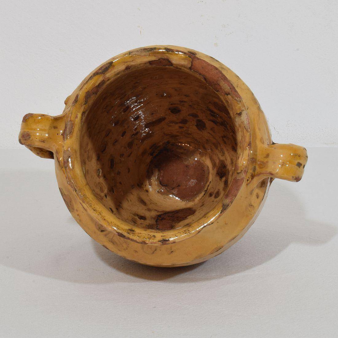 XIXe siècle Petite jarre à confit française du 19ème siècle en céramique à glaçure jaune en vente