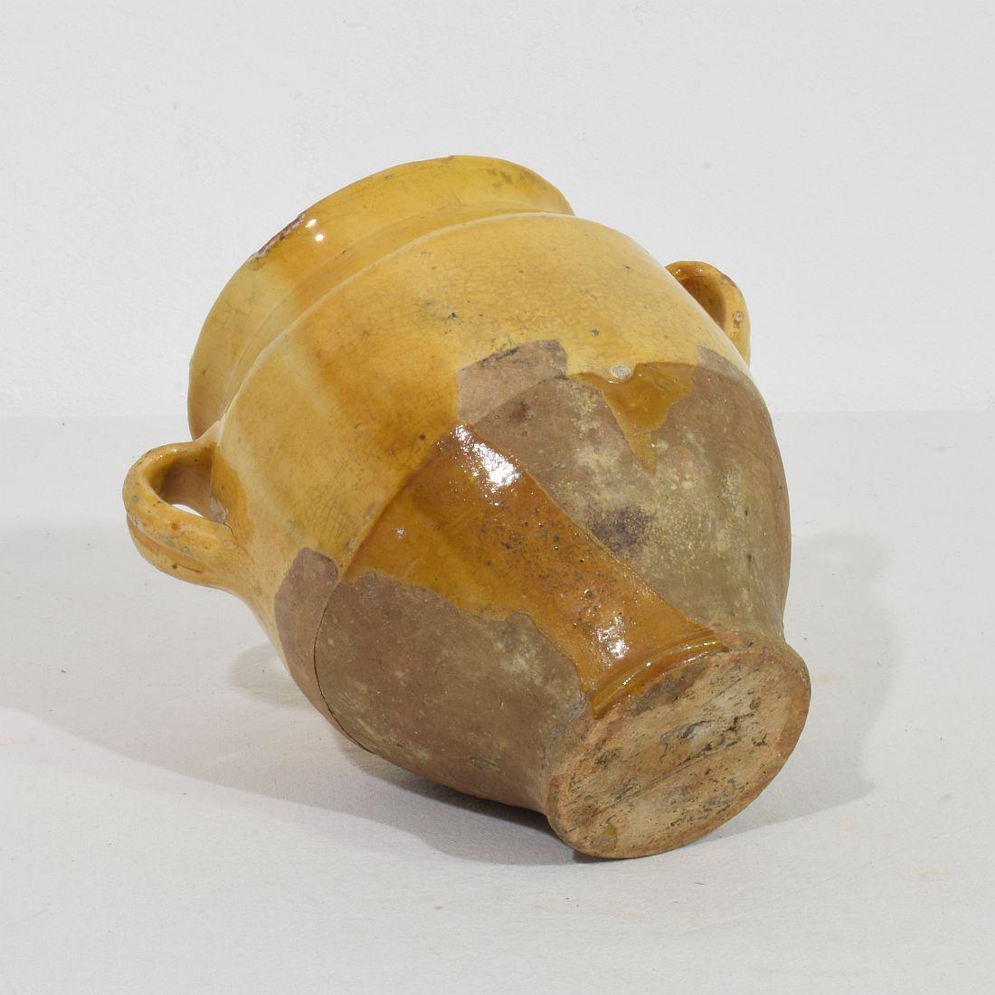 Piccolo barattolo francese in ceramica smaltata gialla del XIX secolo in vendita 2