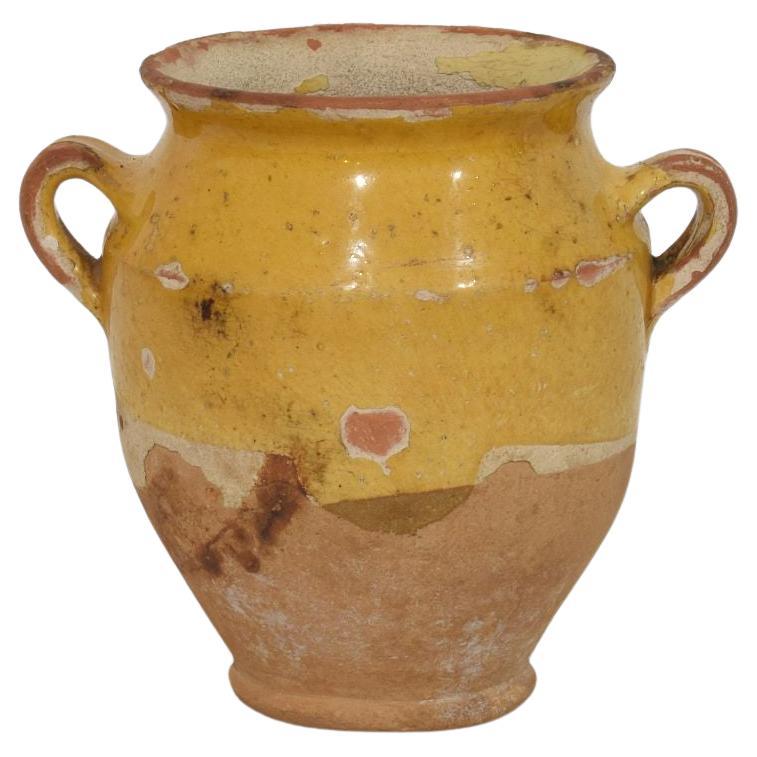 Kleines französisches gelb glasiertes Keramikgefäß aus dem 19.