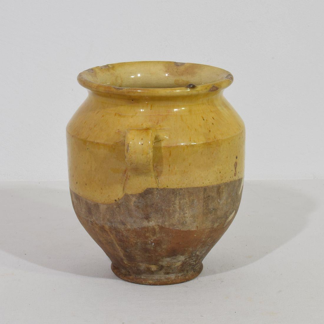 Provincial français Petit pot à confiture en céramique émaillée jaune du 19ème siècle (pot) en vente
