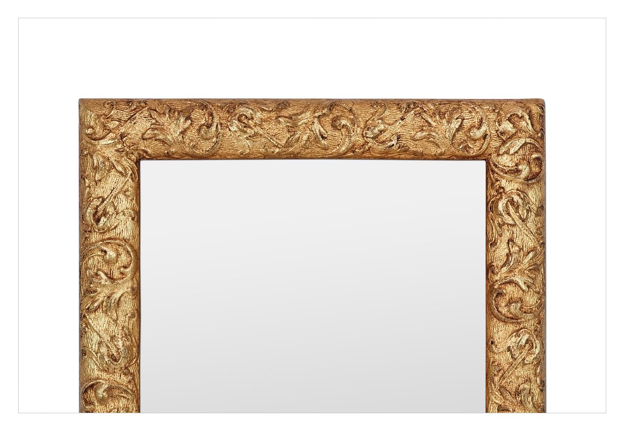 Small French Antique Giltwood Wall Mirror, Stylized Foliages Decor, circa 1900 In Good Condition For Sale In Paris, FR